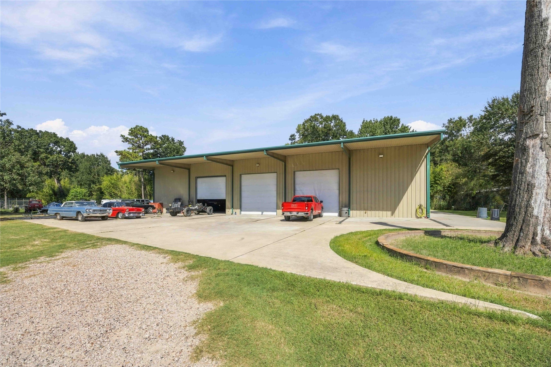 22731 Ford Road Property Photo 24