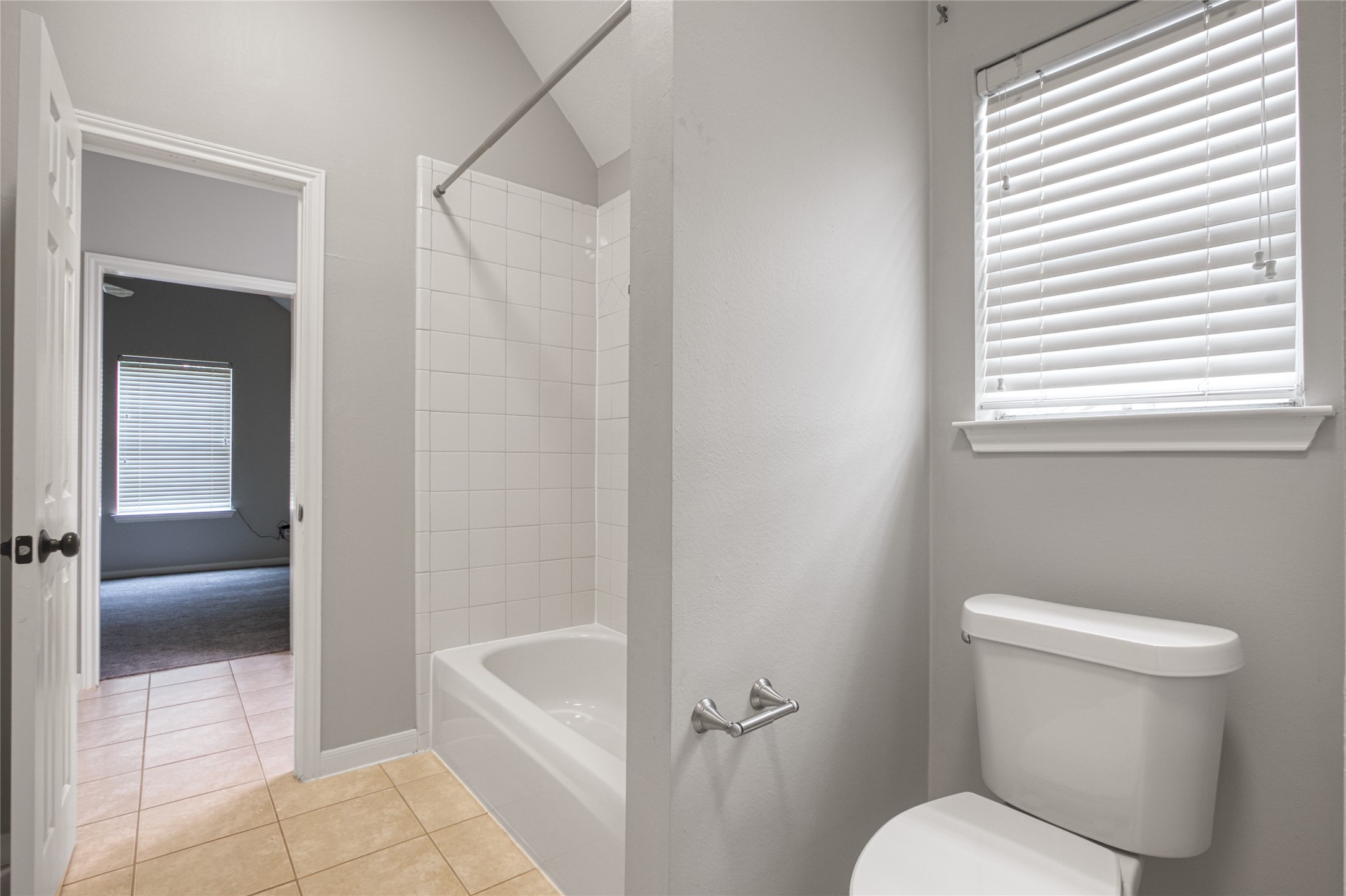 14010 Lakewood Crossing Boulevard Property Photo 28