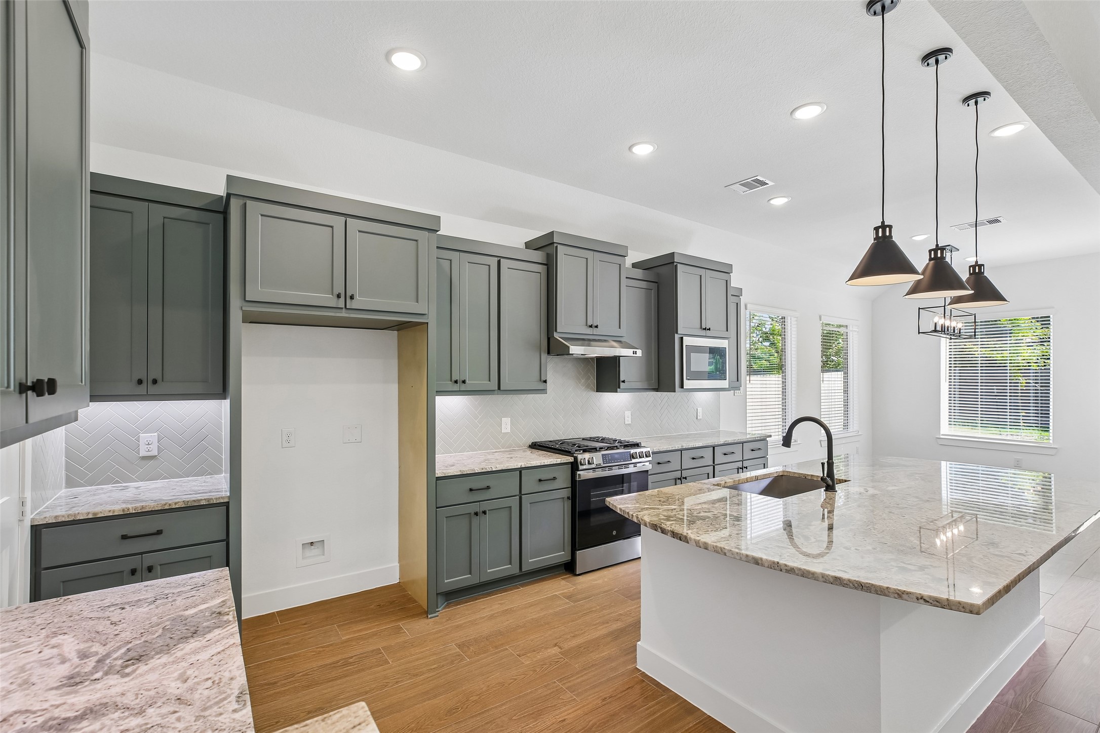 18071 Brennie Bird Lane Property Photo 4