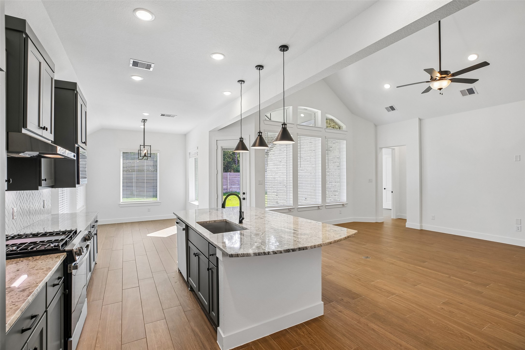 18071 Brennie Bird Lane Property Photo 5