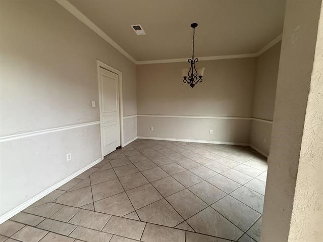 8010 Torrey Pines Circle Property Photo 4