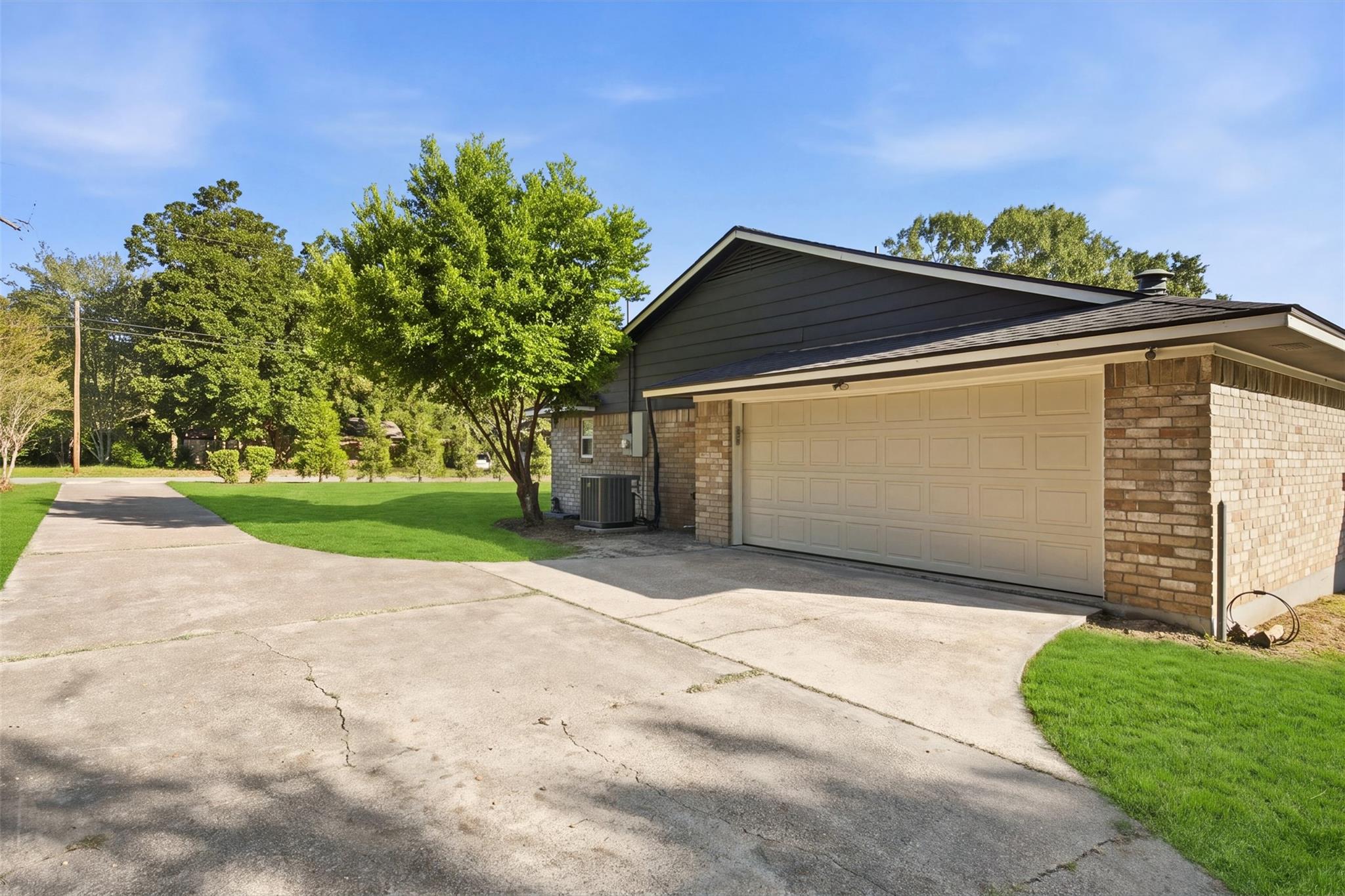 411 County Road 3663 Property Photo 17