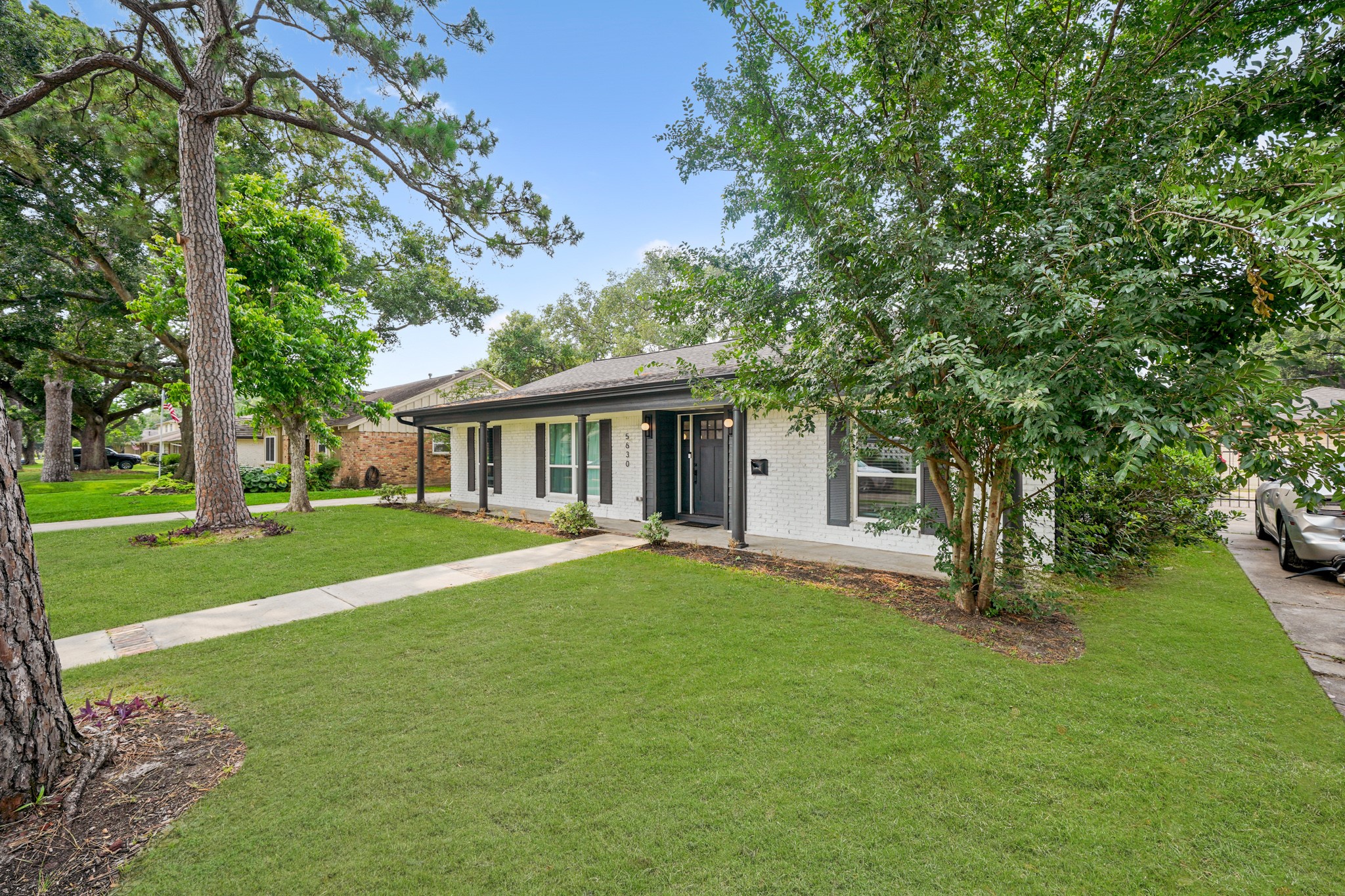 5630 Lymbar Drive Property Photo 4