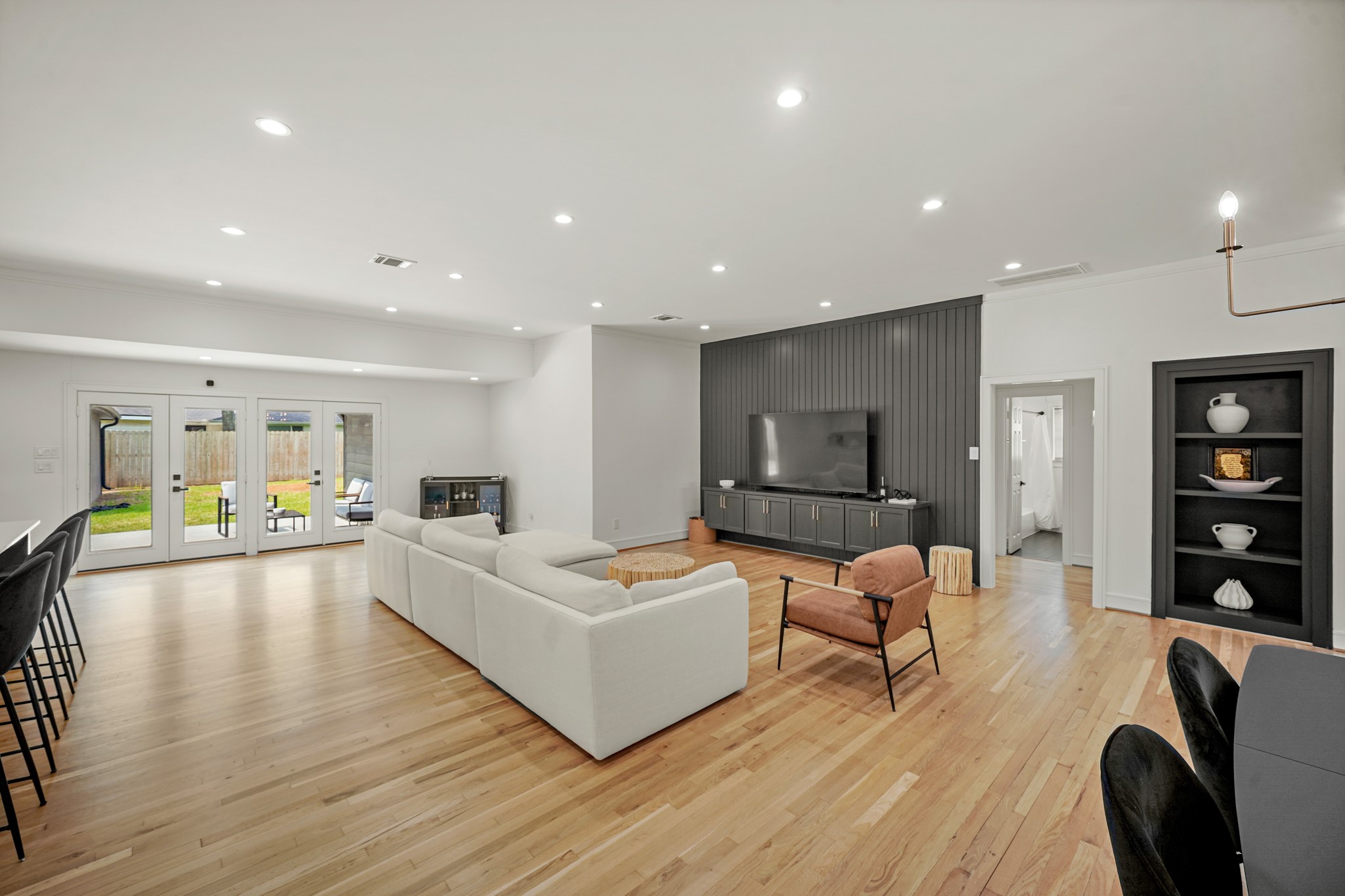 5630 Lymbar Drive Property Photo 8