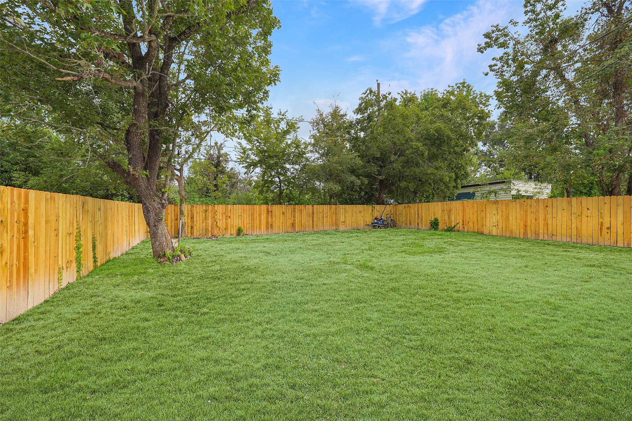 9305 Kentshire Drive Property Photo 4