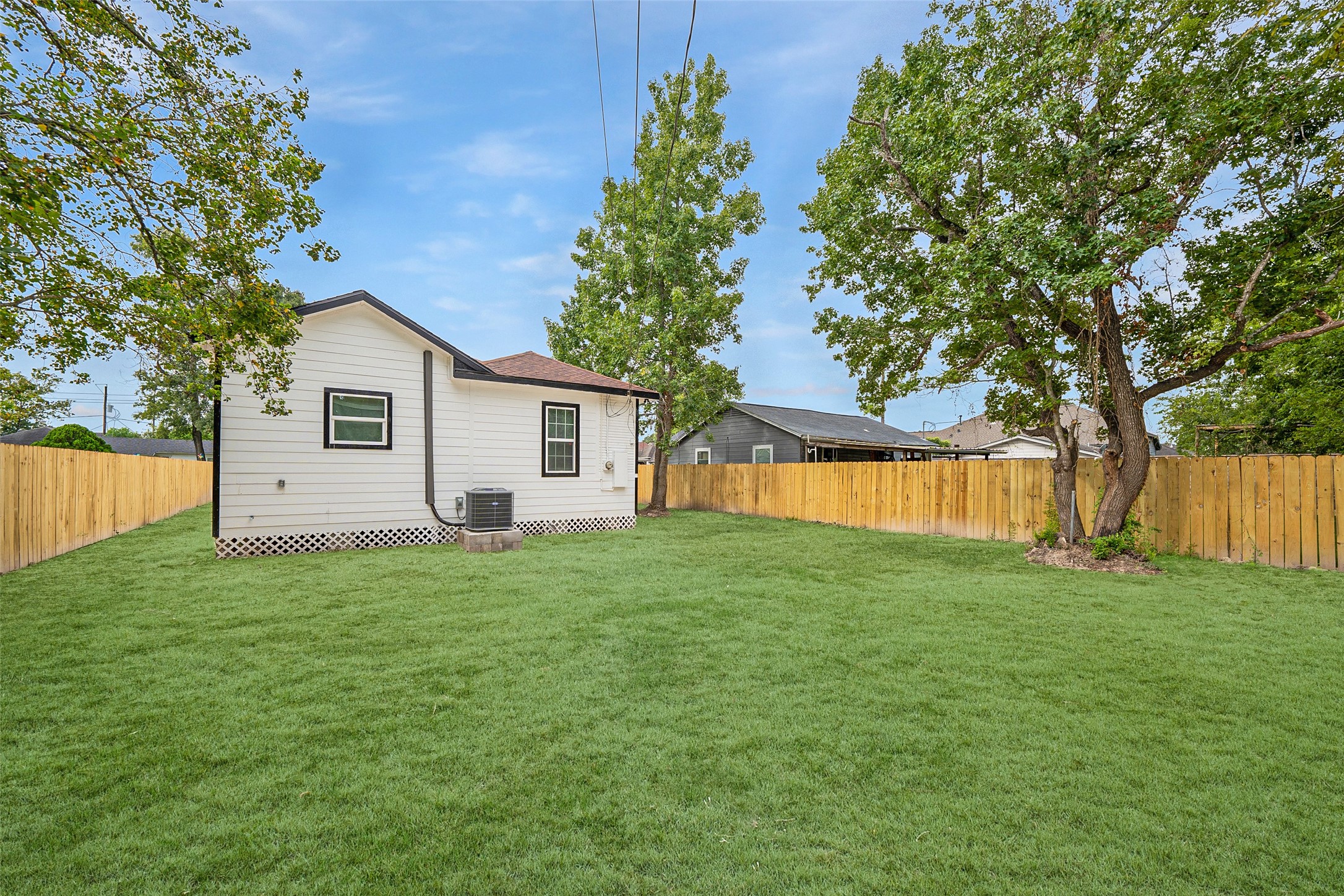 9305 Kentshire Drive Property Photo 6