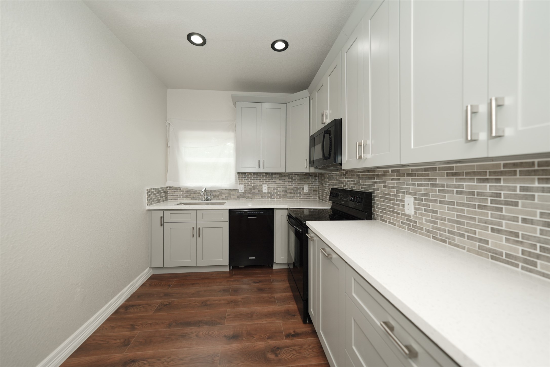 9305 Kentshire Drive Property Photo 9