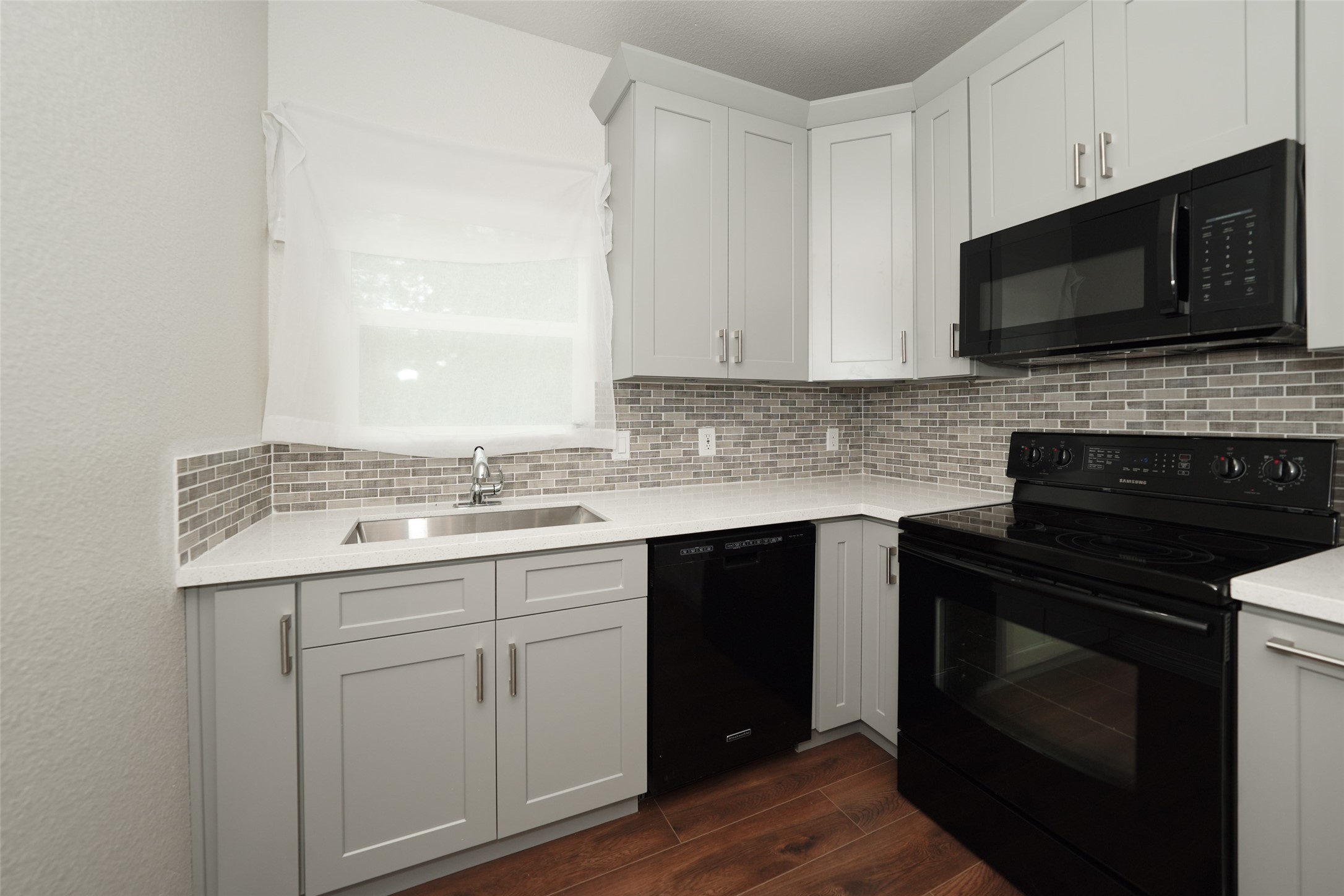 9305 Kentshire Drive Property Photo 16