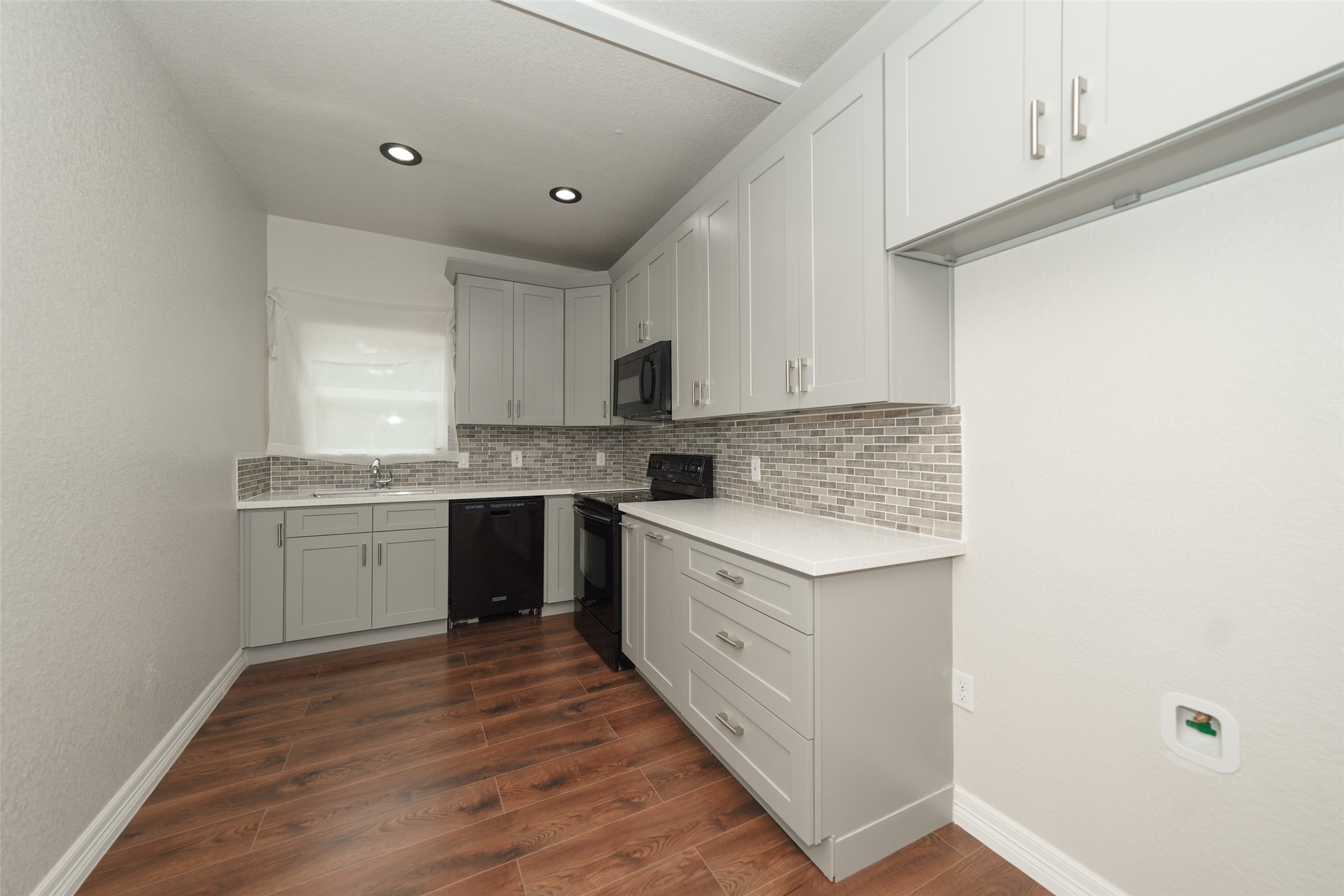 9305 Kentshire Drive Property Photo 17