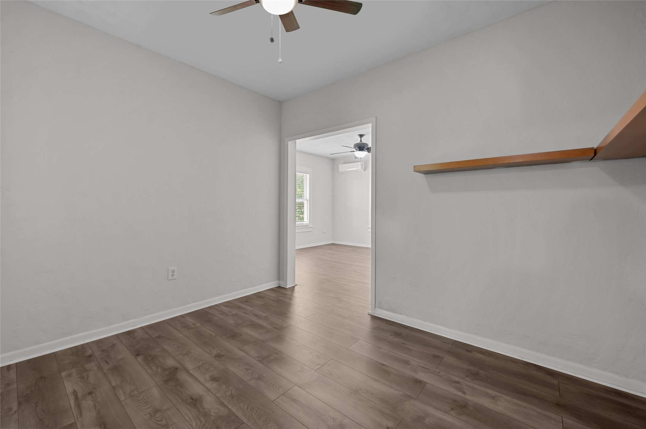 907 W Gray 3 Property Photo 12