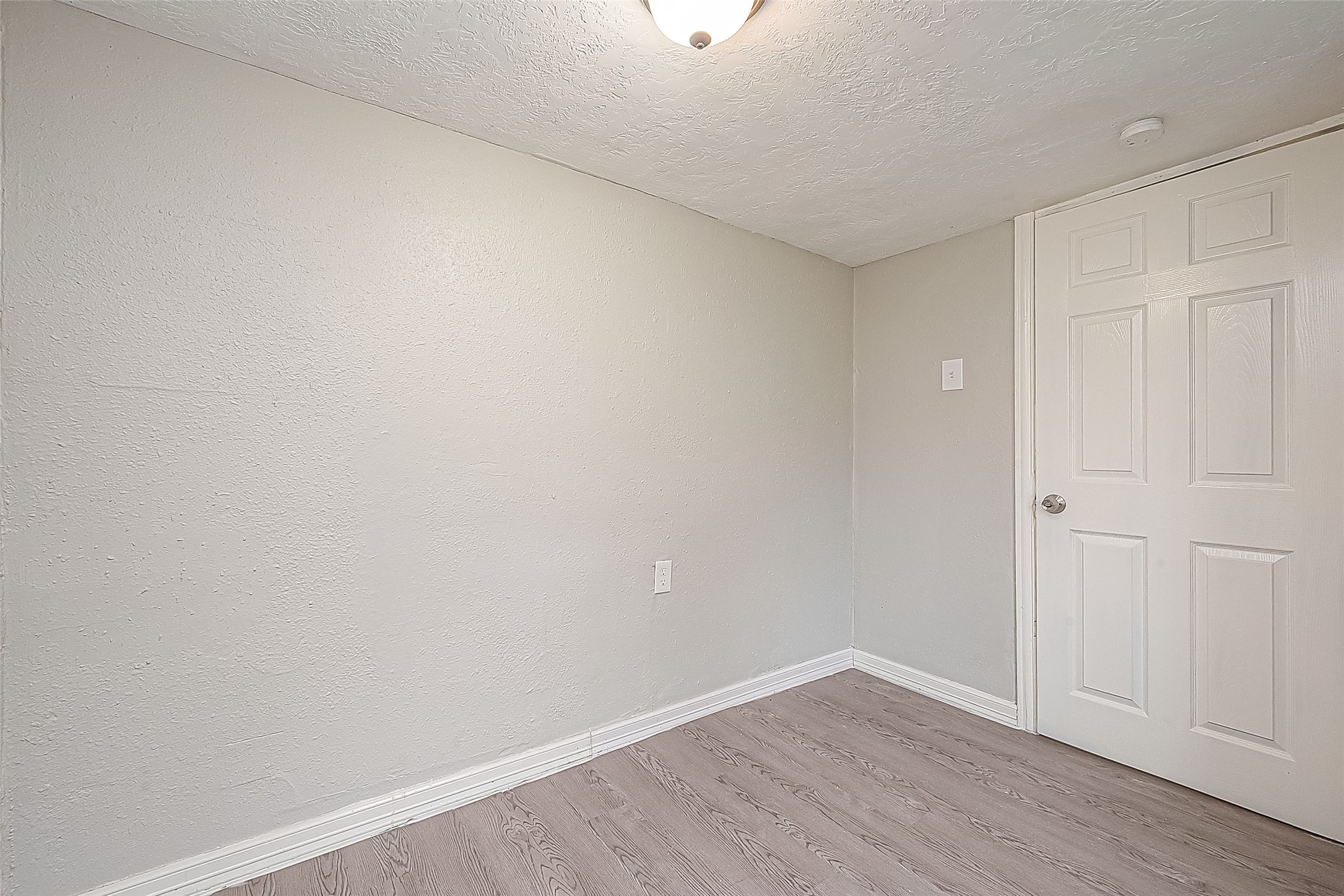 8304 Darien Street Property Photo 10