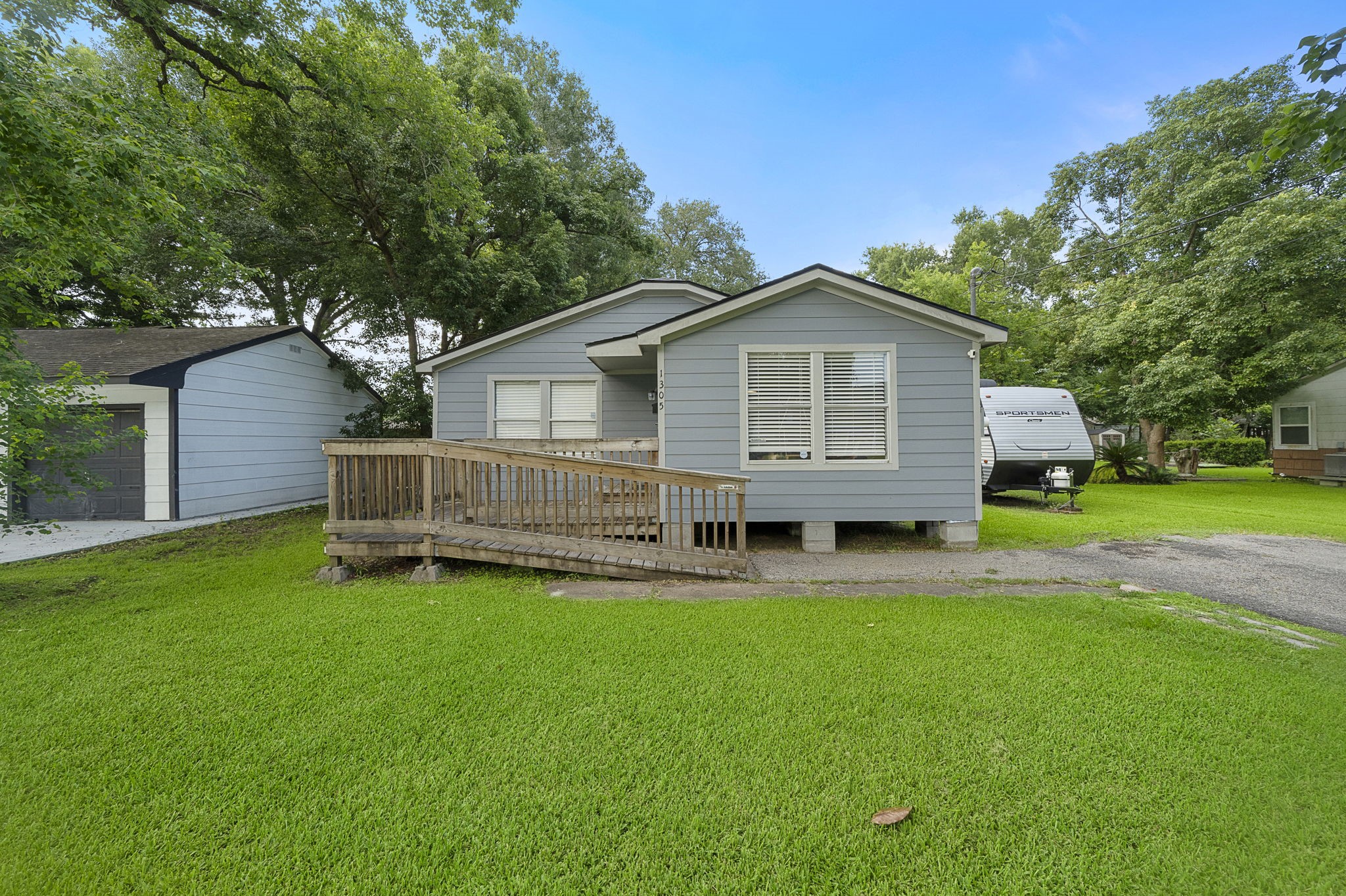 1305 Fairview Drive Property Photo 1