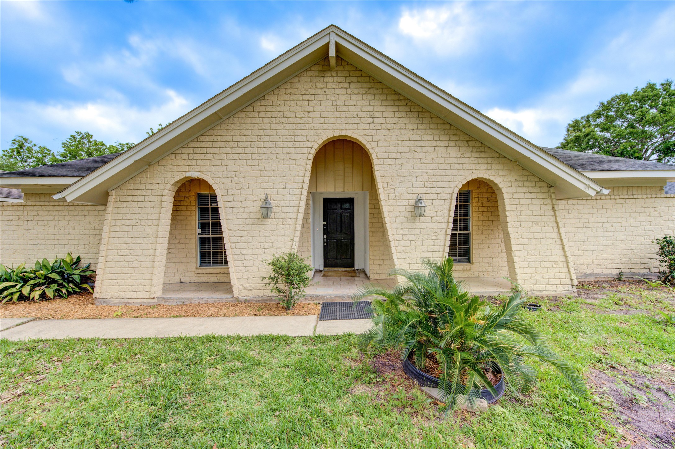 1725 Shannon Valley Dr Property Photo 1