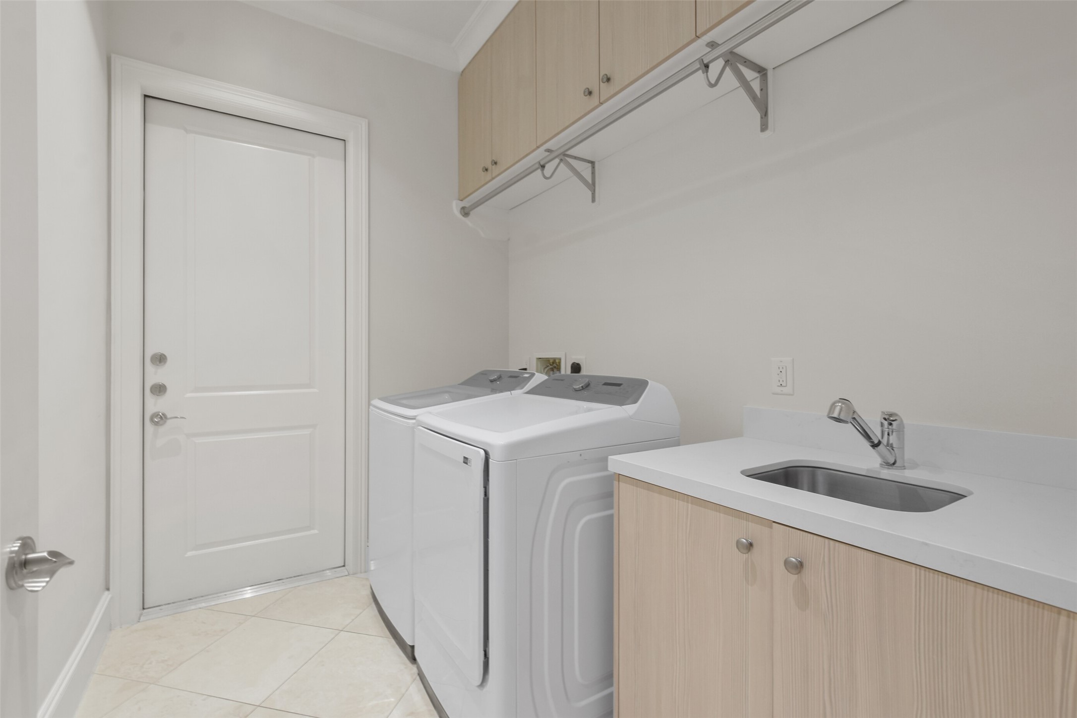 2221 Welch Street 401 Property Photo 20