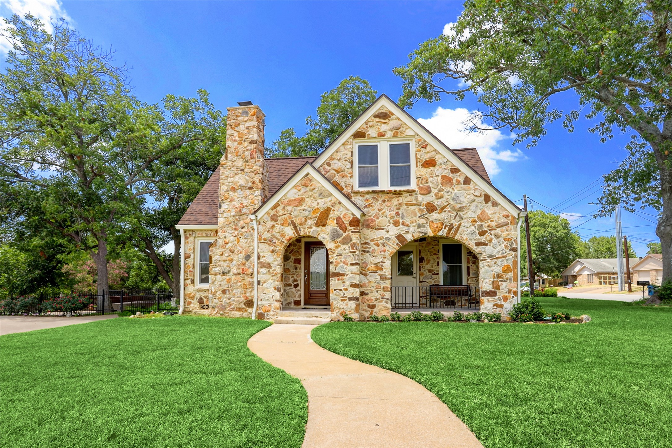 1908 S Austin Street Property Photo