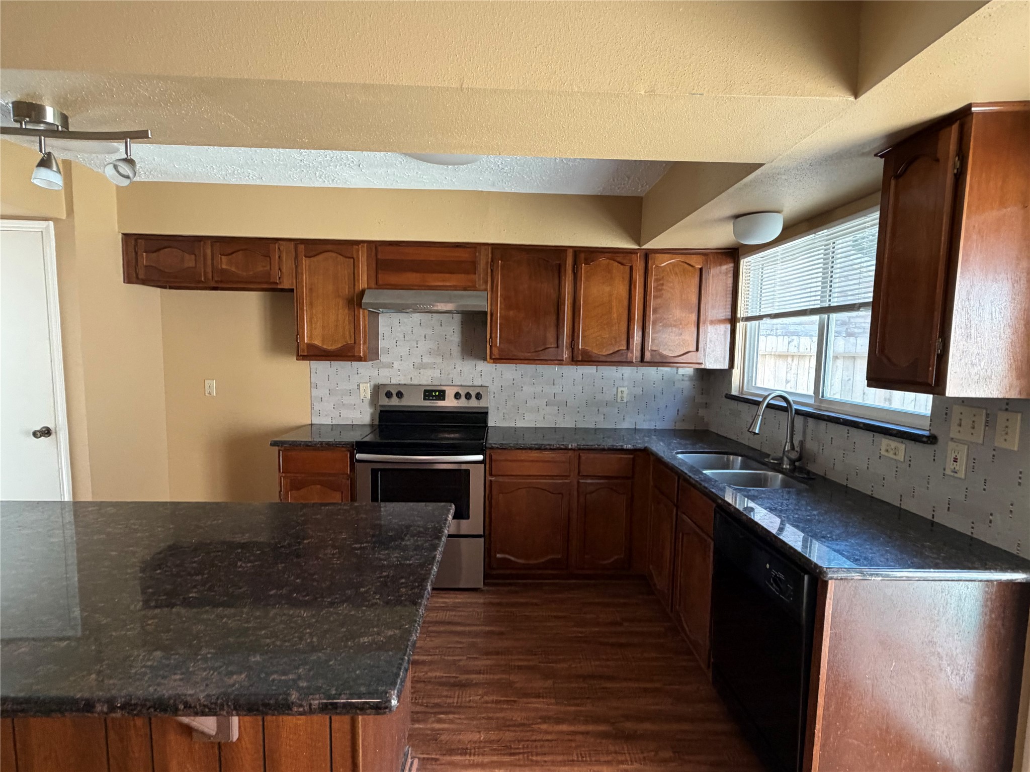 2535 Coopers Post Lane Property Photo 7