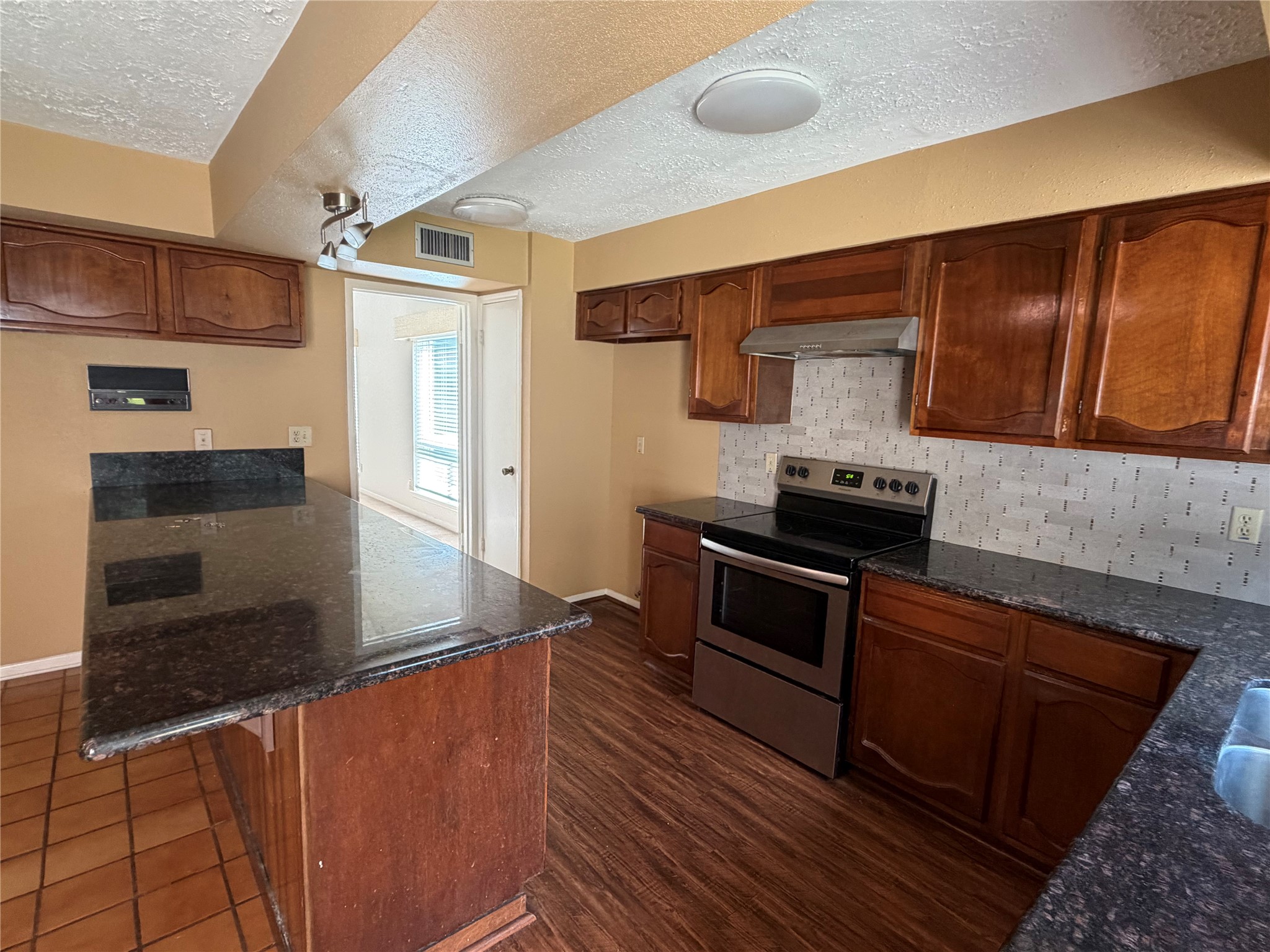 2535 Coopers Post Lane Property Photo 8