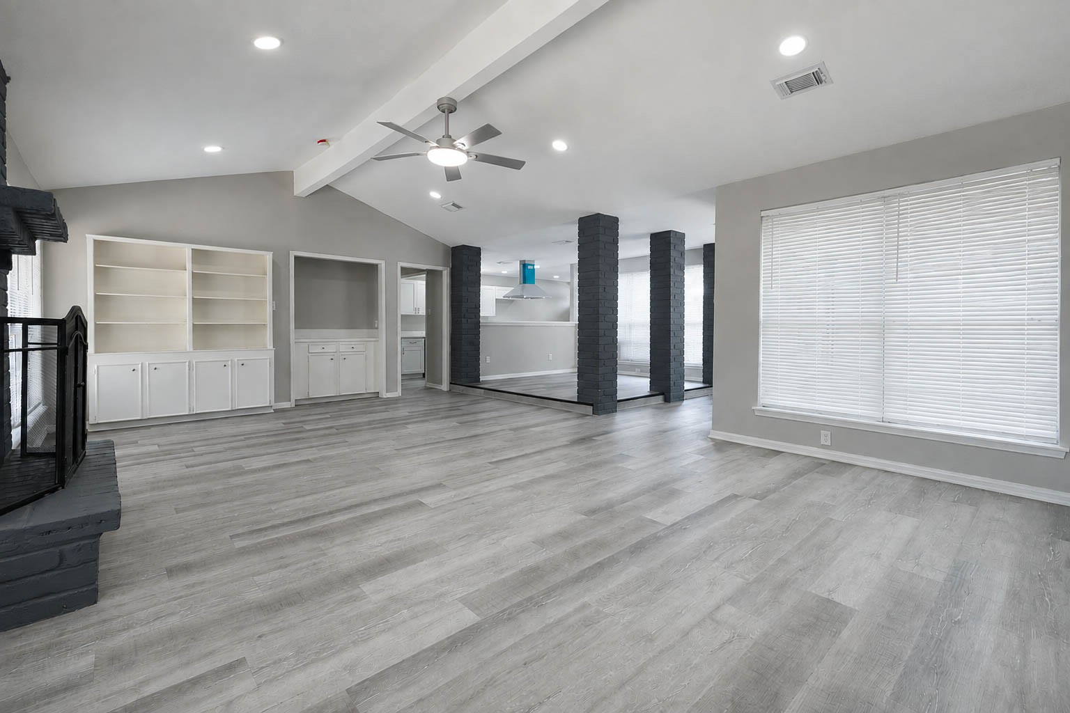 15811 Pathfield Drive Property Photo 8