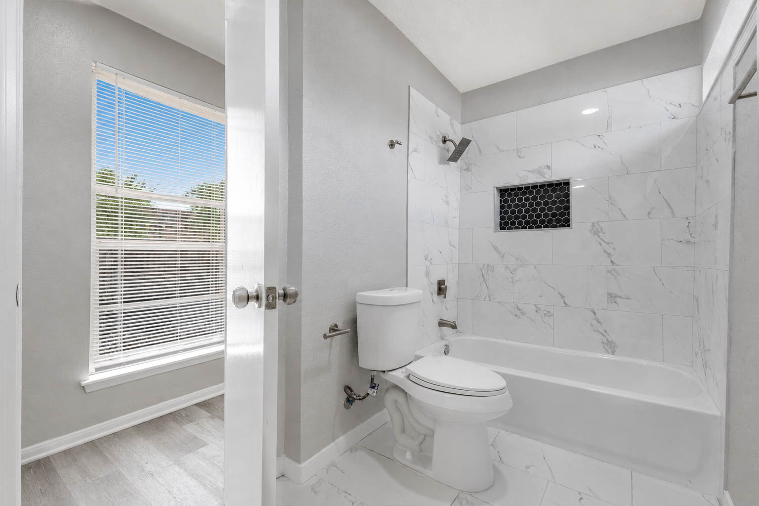 15811 Pathfield Drive Property Photo 28