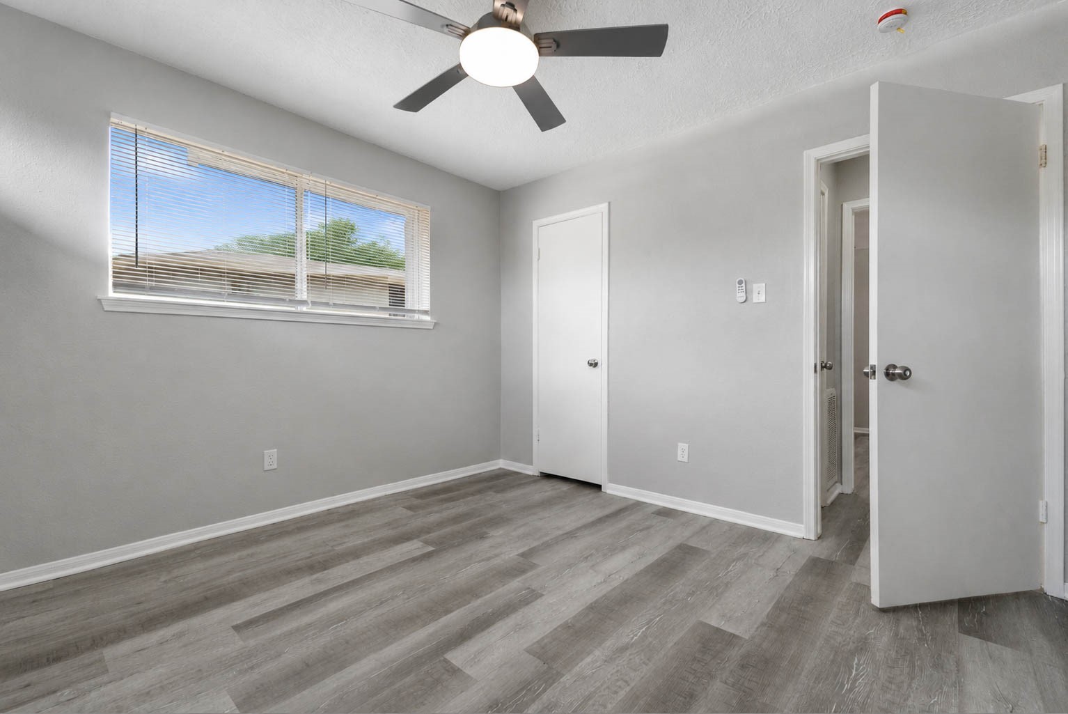 15811 Pathfield Drive Property Photo 29
