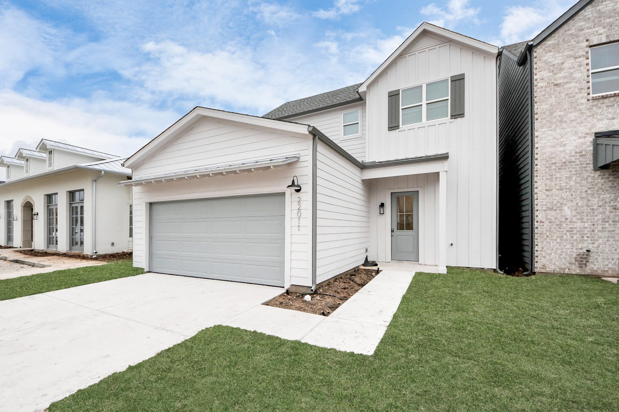 7330 Leighton Meadow Lane Property Photo 1