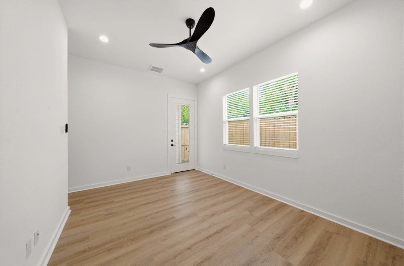 8203 Calhoun Road B Property Photo 18