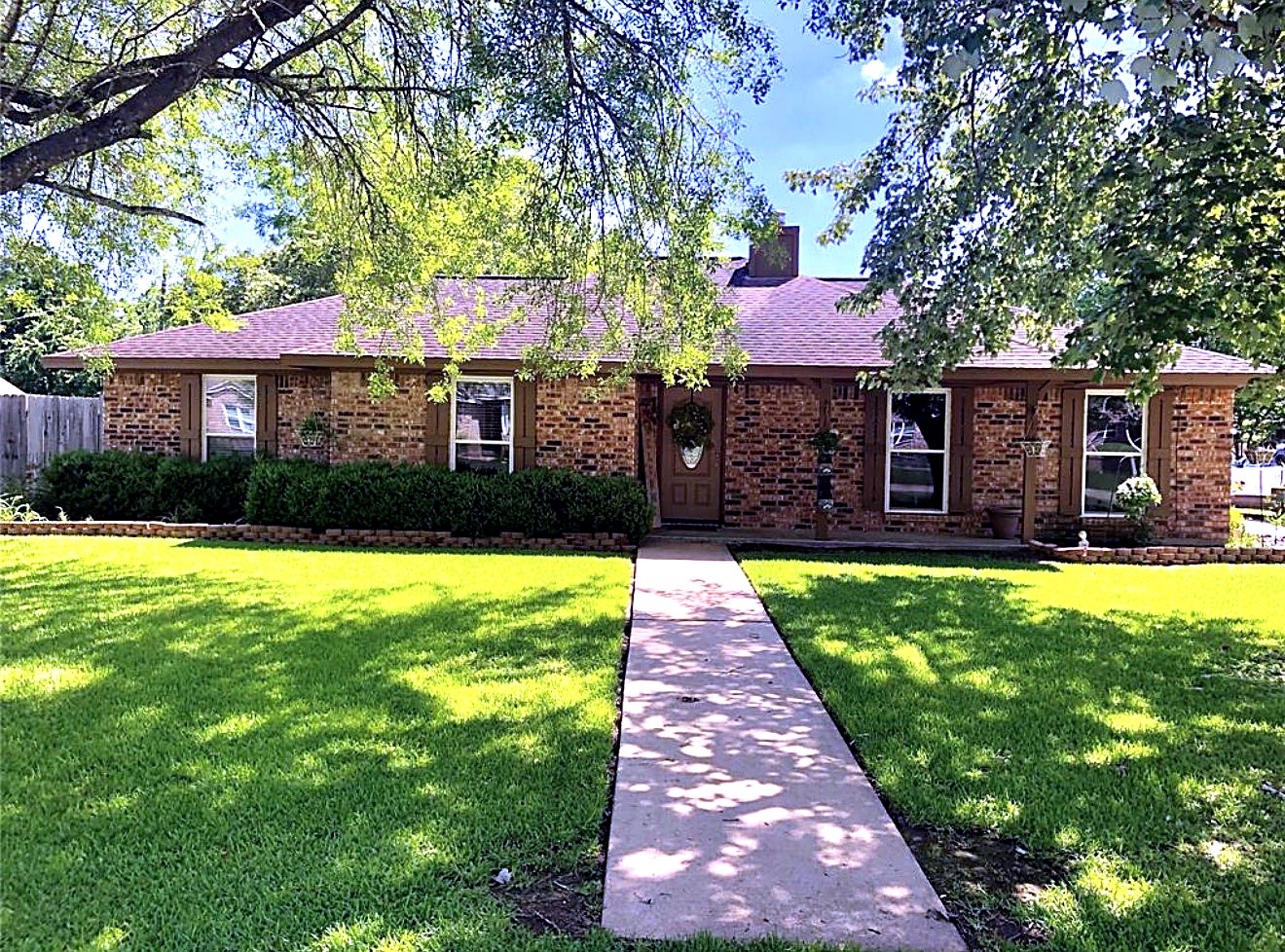 6104 Fox Ridge Drive Property Photo 1