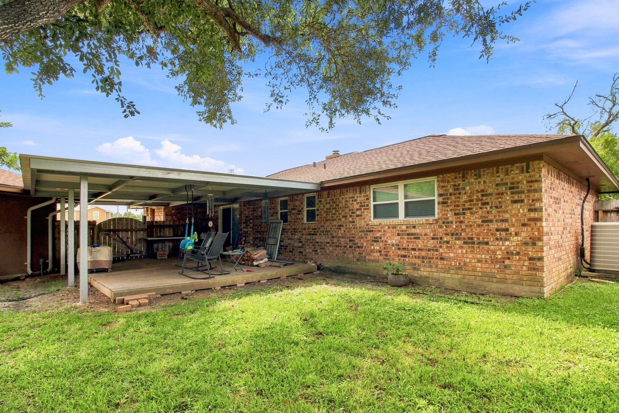 6104 Fox Ridge Drive Property Photo 2