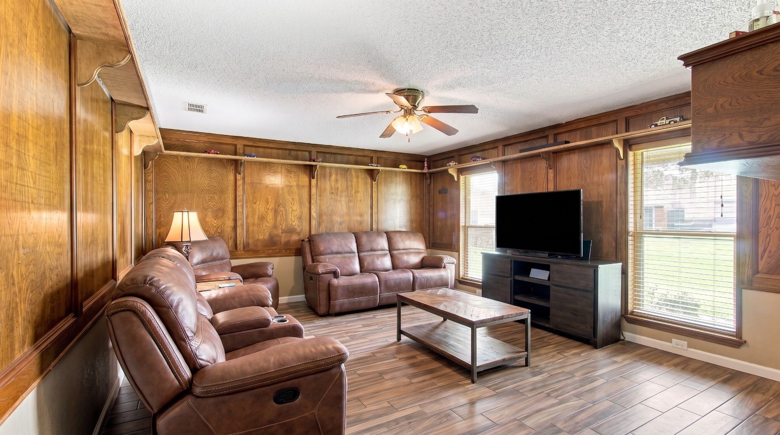 6104 Fox Ridge Drive Property Photo 6