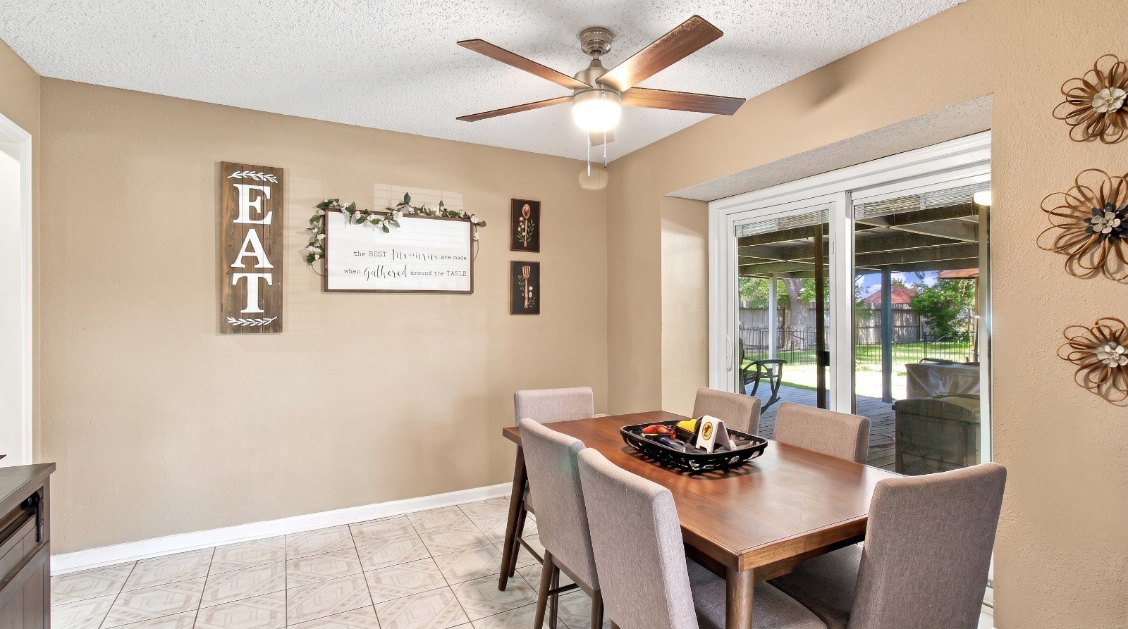6104 Fox Ridge Drive Property Photo 7