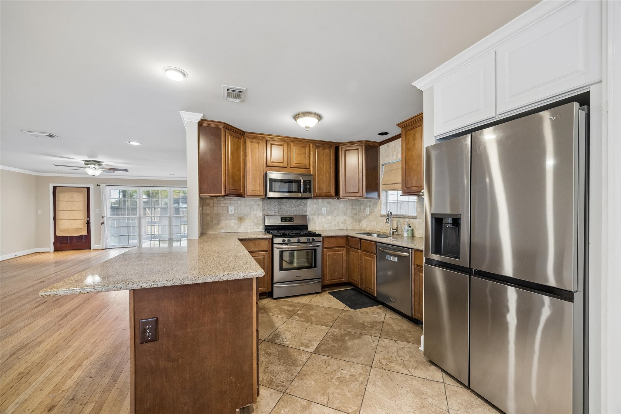 1221 Aurora Street Property Photo 4