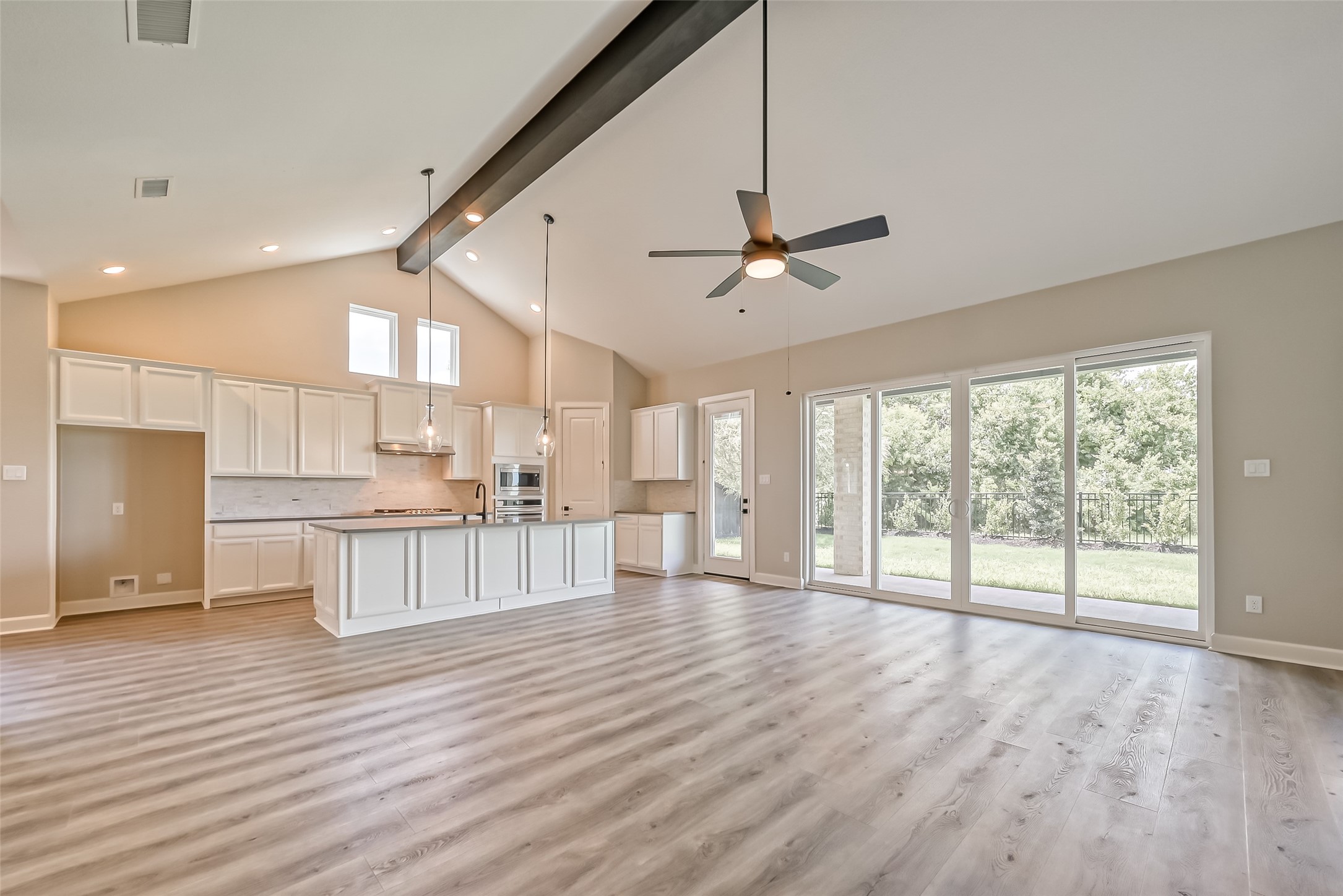610 Vineyard Hollow Court Property Photo 2