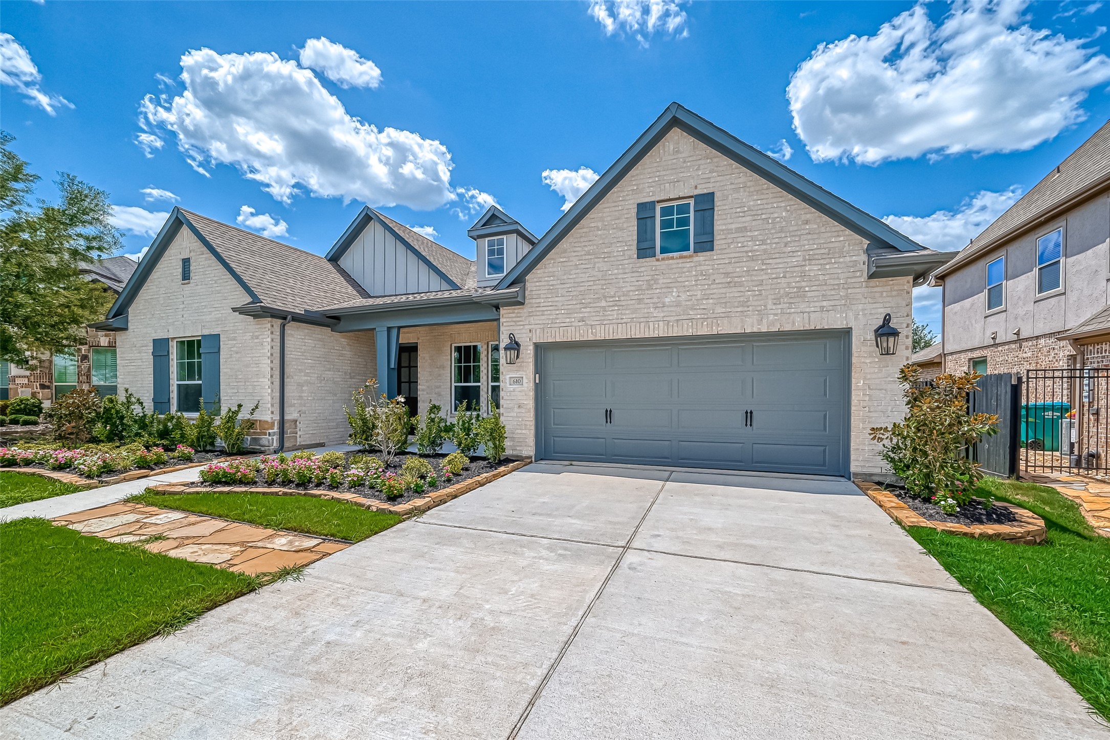 610 Vineyard Hollow Court Property Photo 6