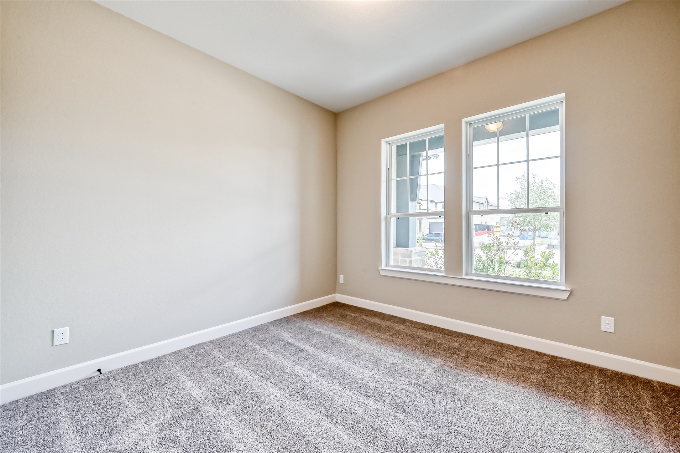 610 Vineyard Hollow Court Property Photo 9
