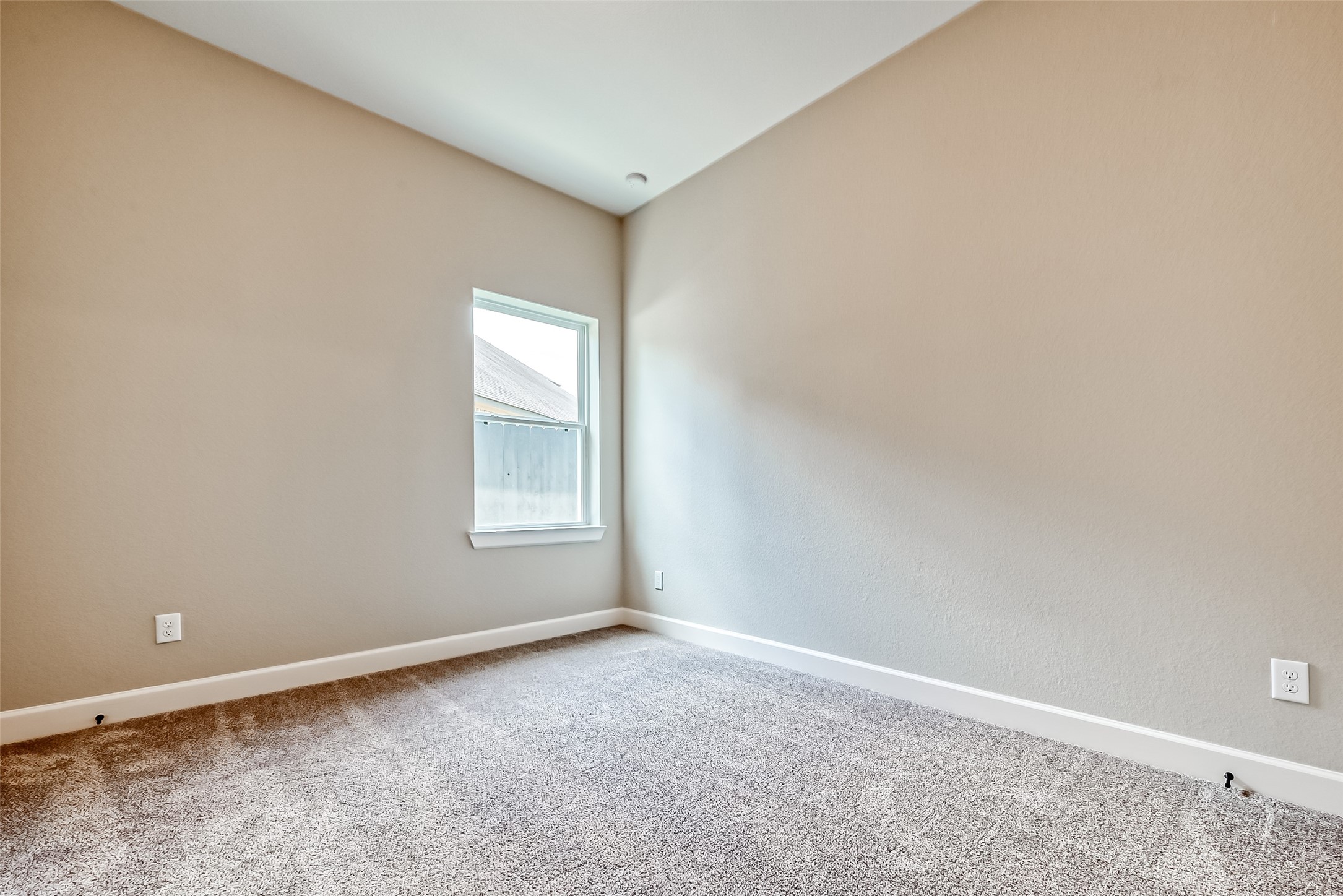 610 Vineyard Hollow Court Property Photo 14