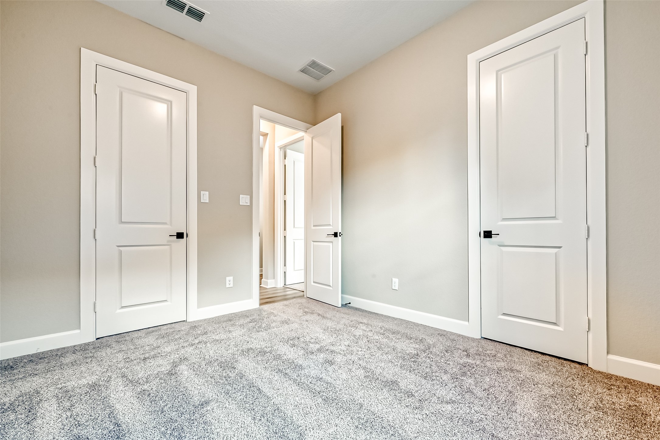610 Vineyard Hollow Court Property Photo 15