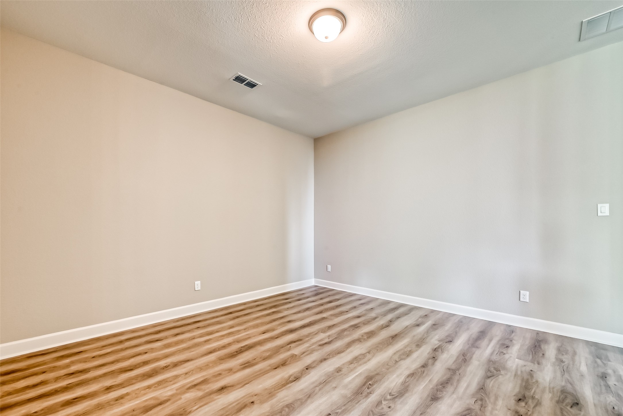 610 Vineyard Hollow Court Property Photo 33