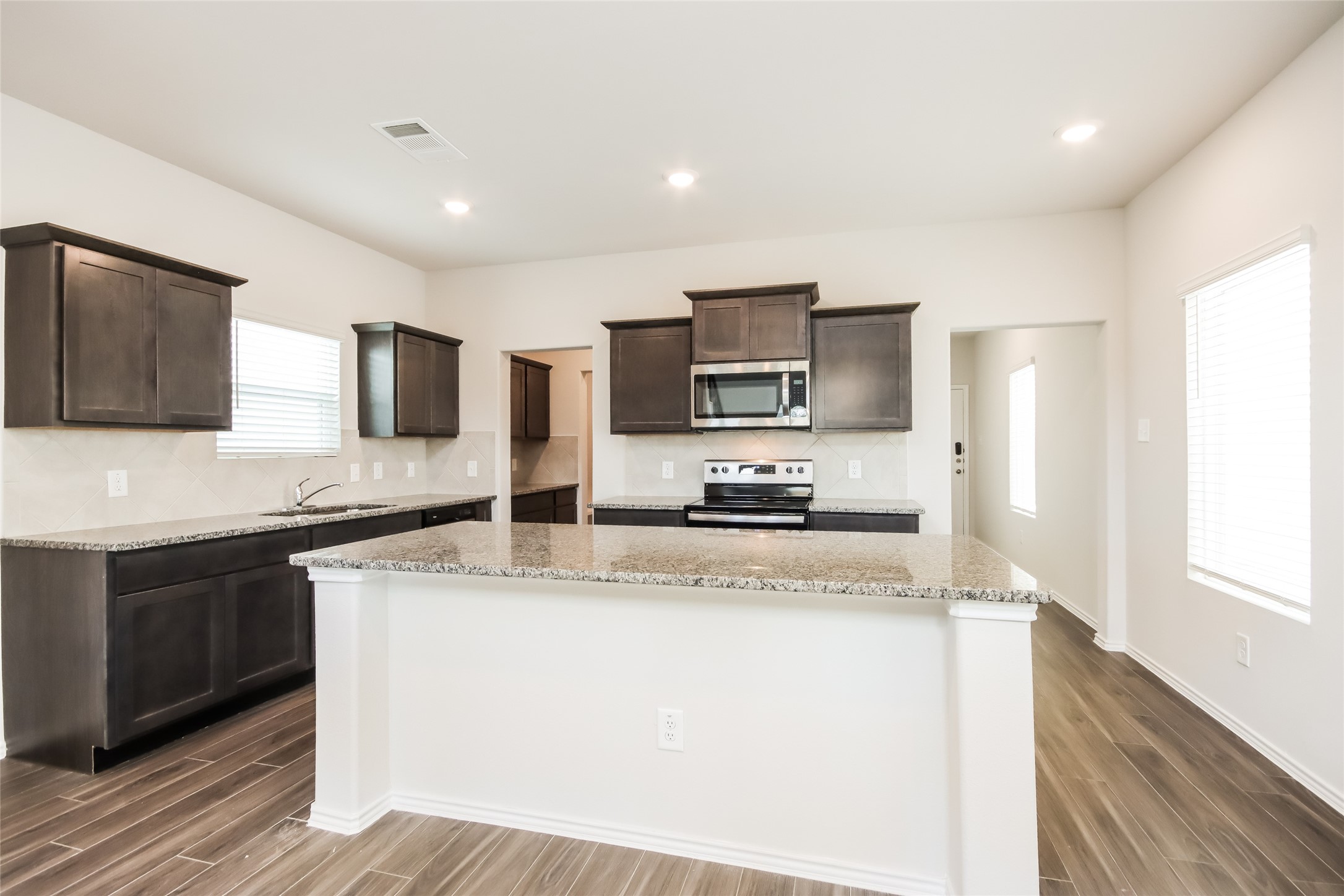 15235 Estrella West Property Photo 4