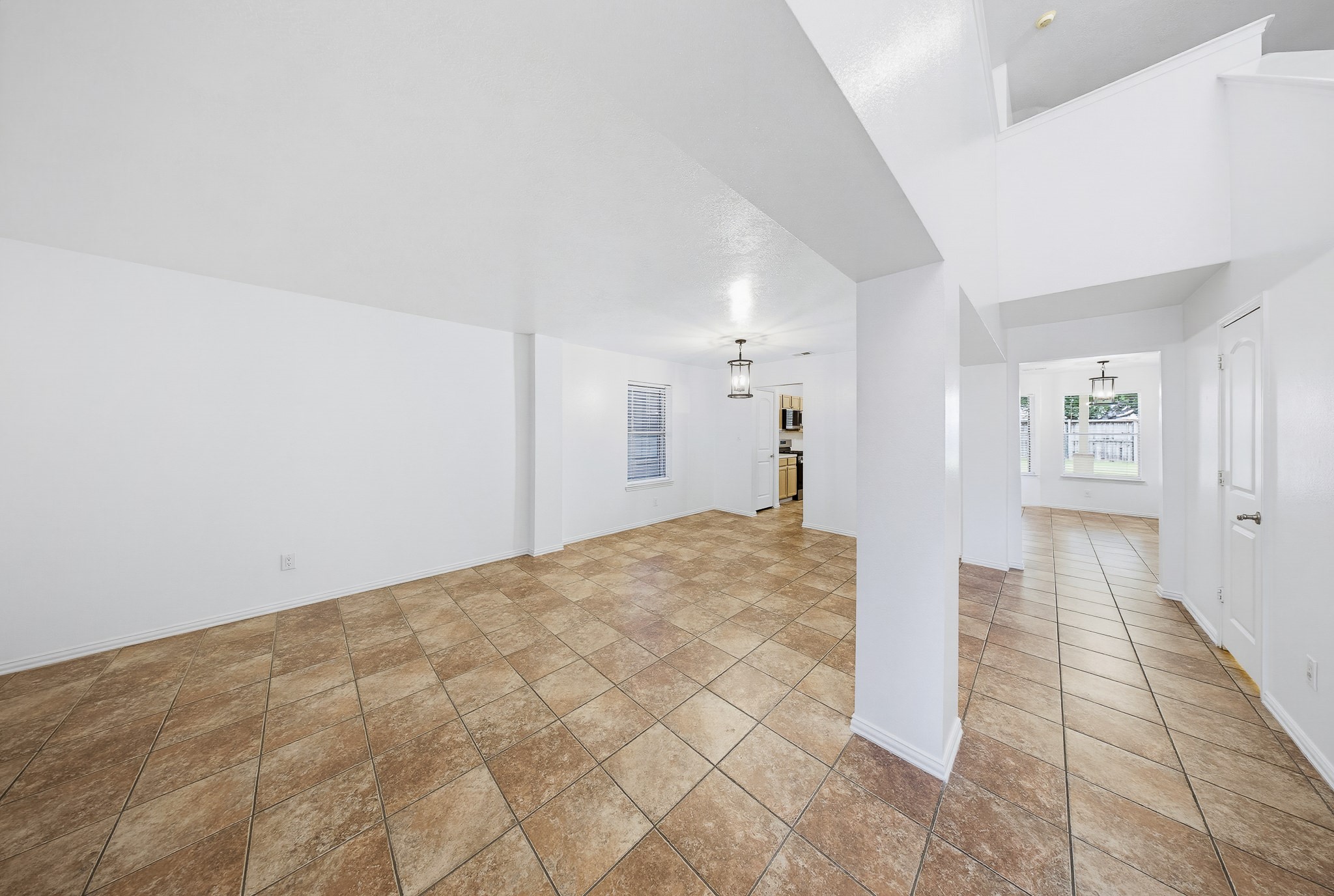 16130 Coleburn Drive Property Photo 8