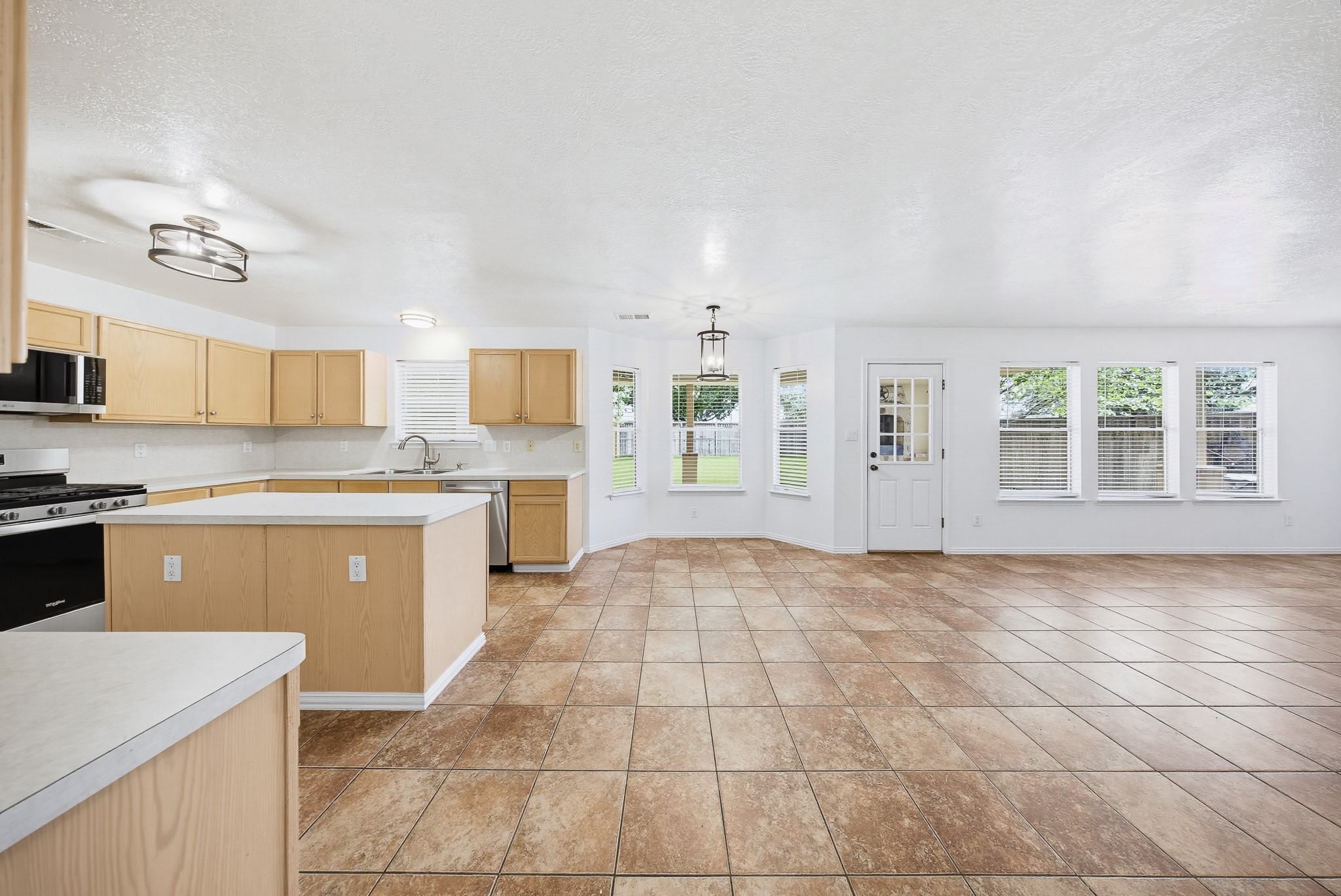 16130 Coleburn Drive Property Photo 11
