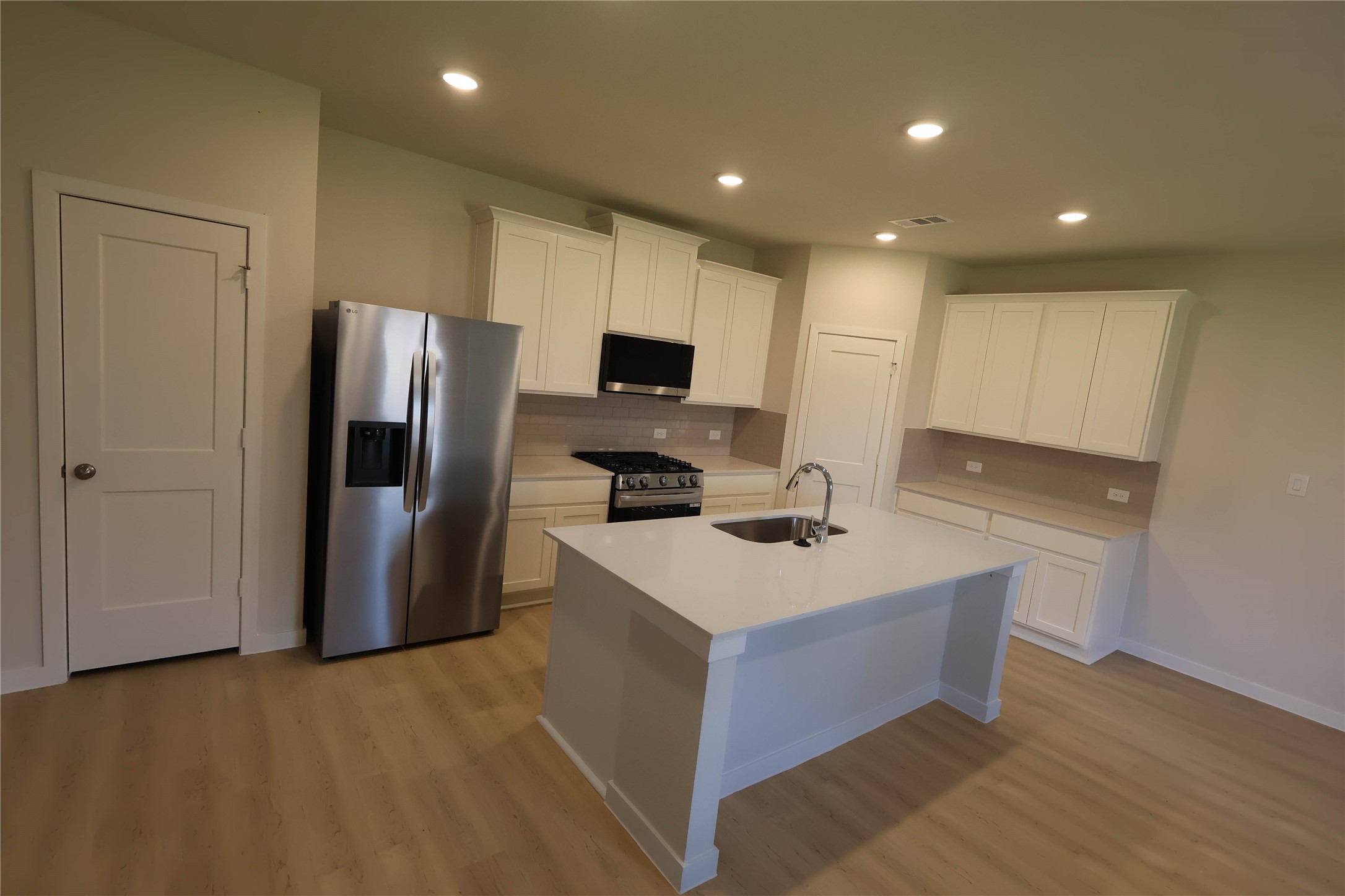 7739 Bergamot Circle Property Photo 4