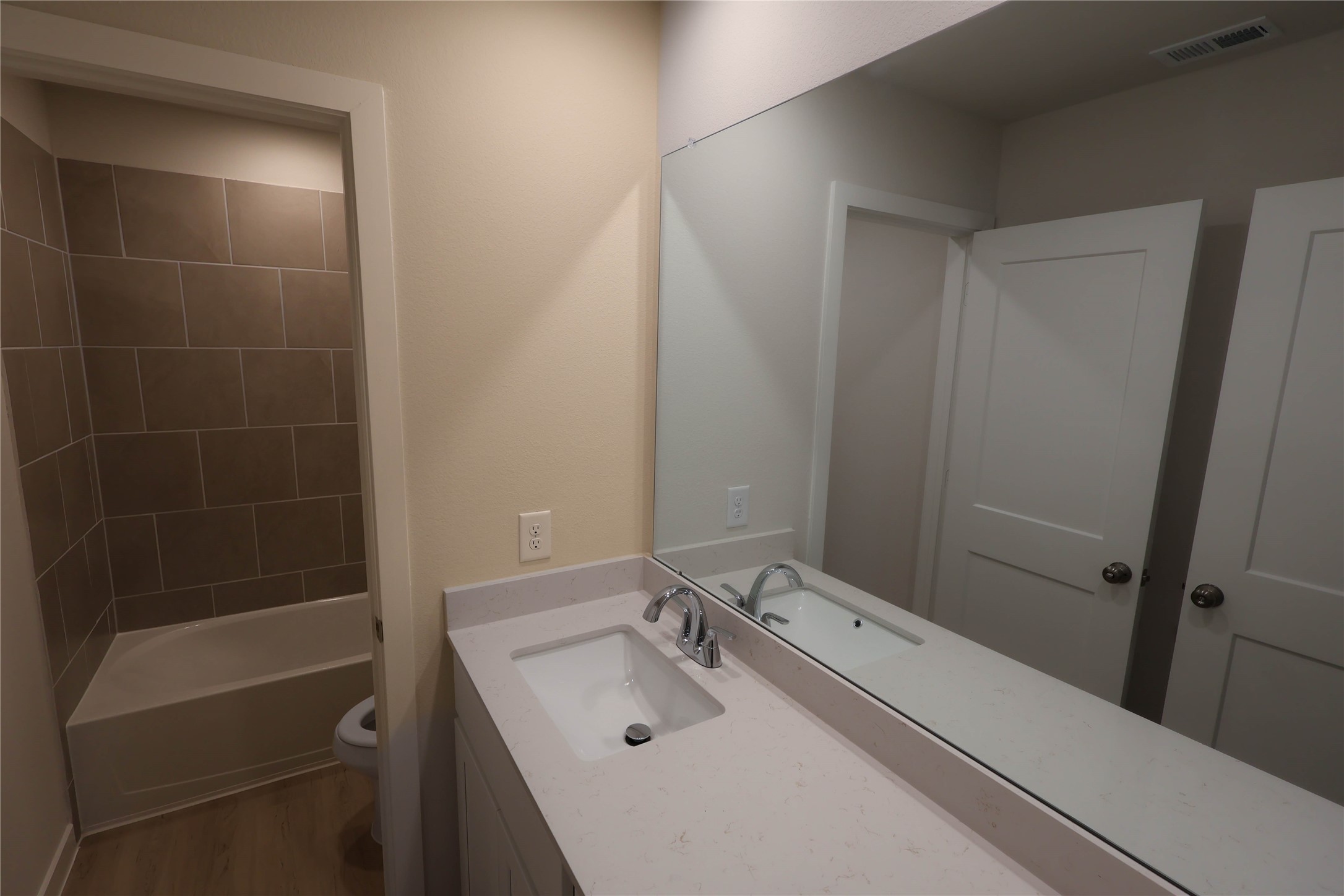 7739 Bergamot Circle Property Photo 12