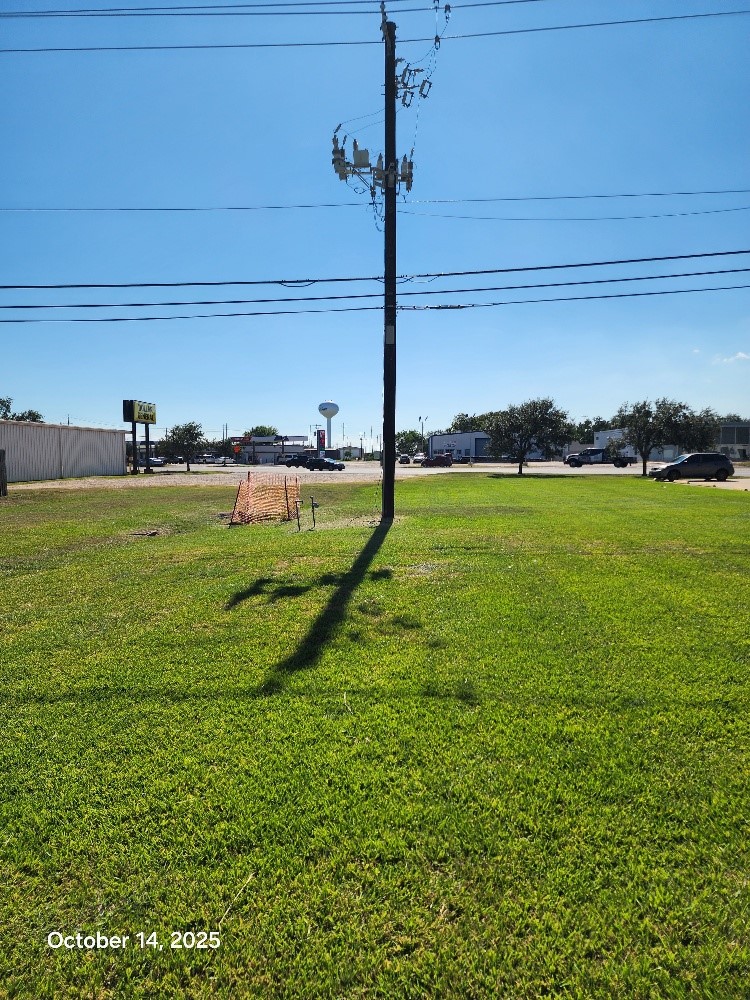1301 N Avenue H Property Photo 28