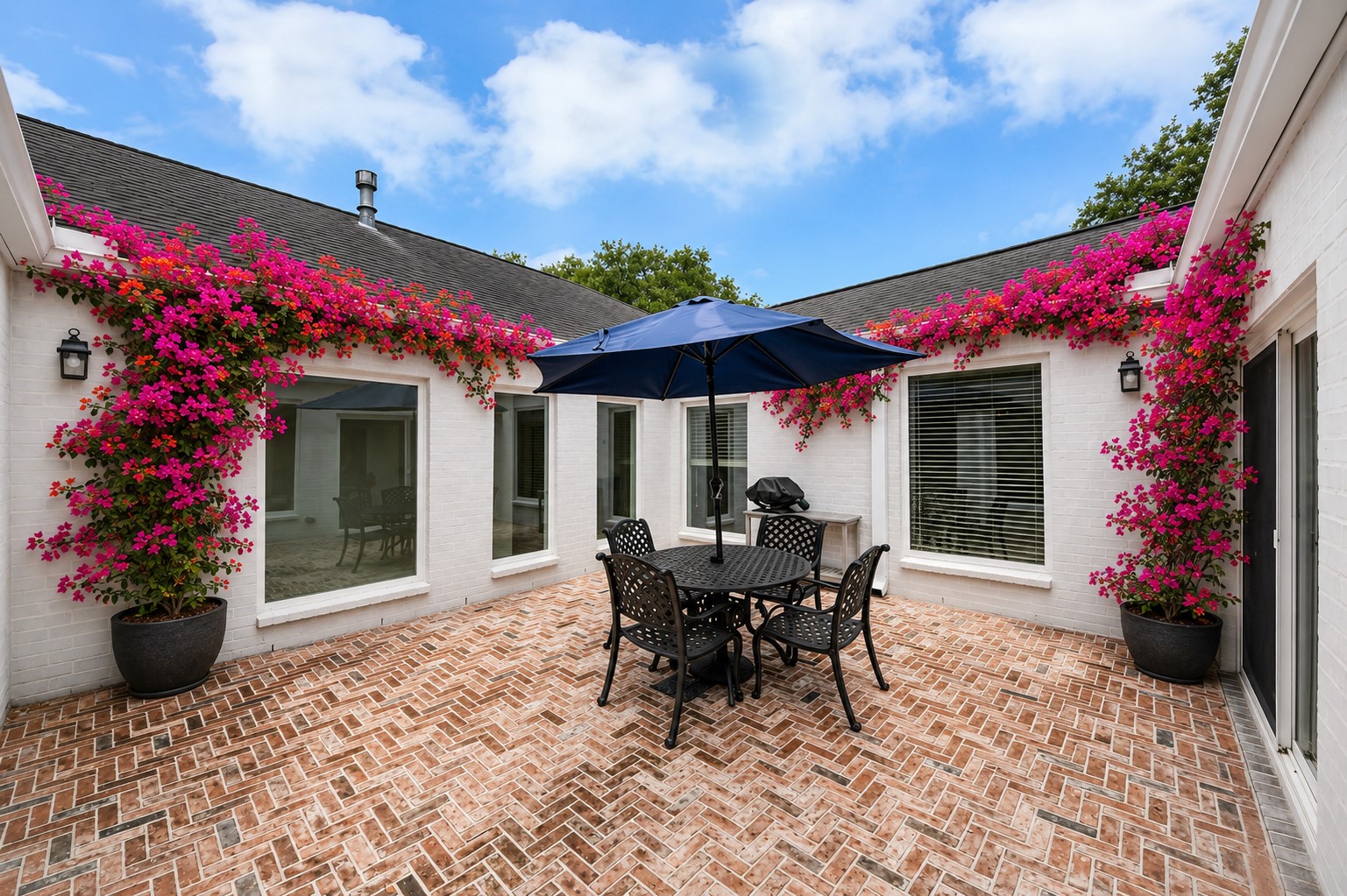 11906 Pebble Rock Drive Property Photo 3