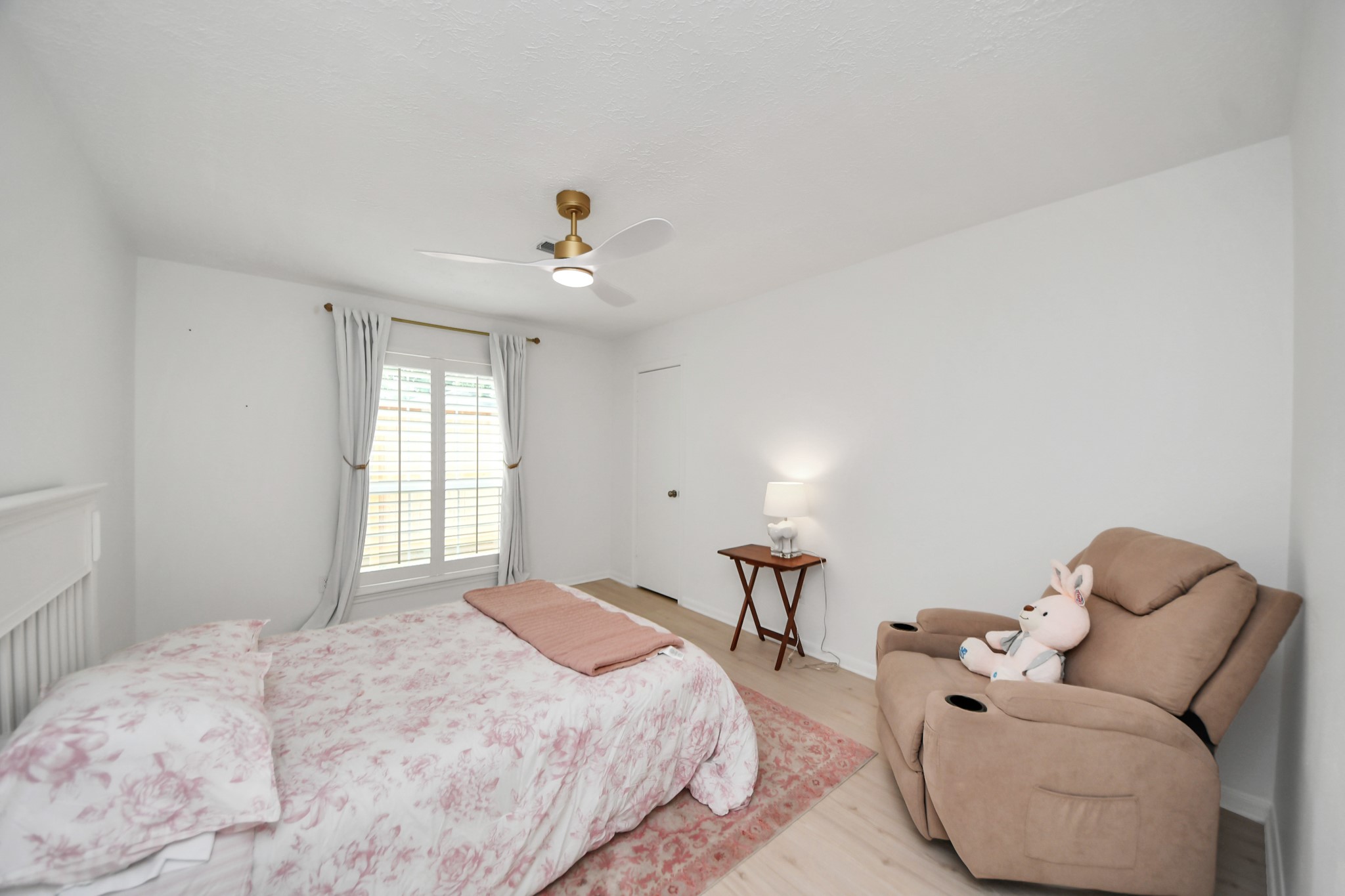 11906 Pebble Rock Drive Property Photo 29