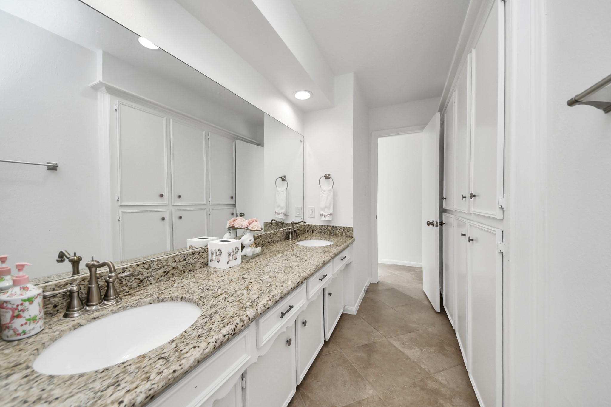 11906 Pebble Rock Drive Property Photo 31