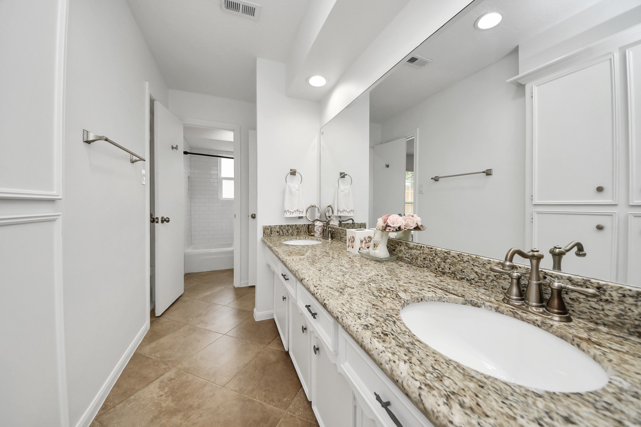 11906 Pebble Rock Drive Property Photo 32