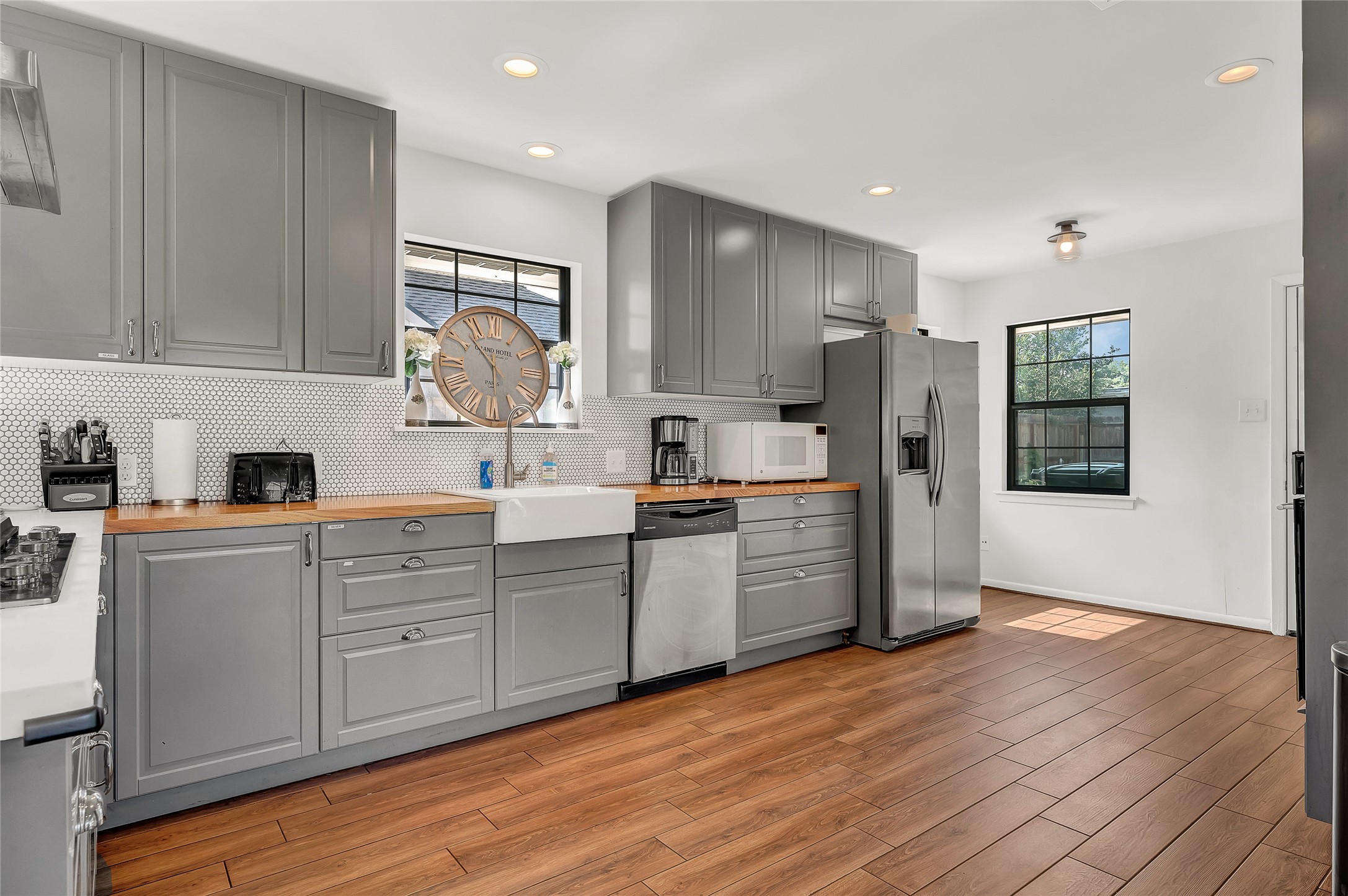 5604 Flack Property Photo 4