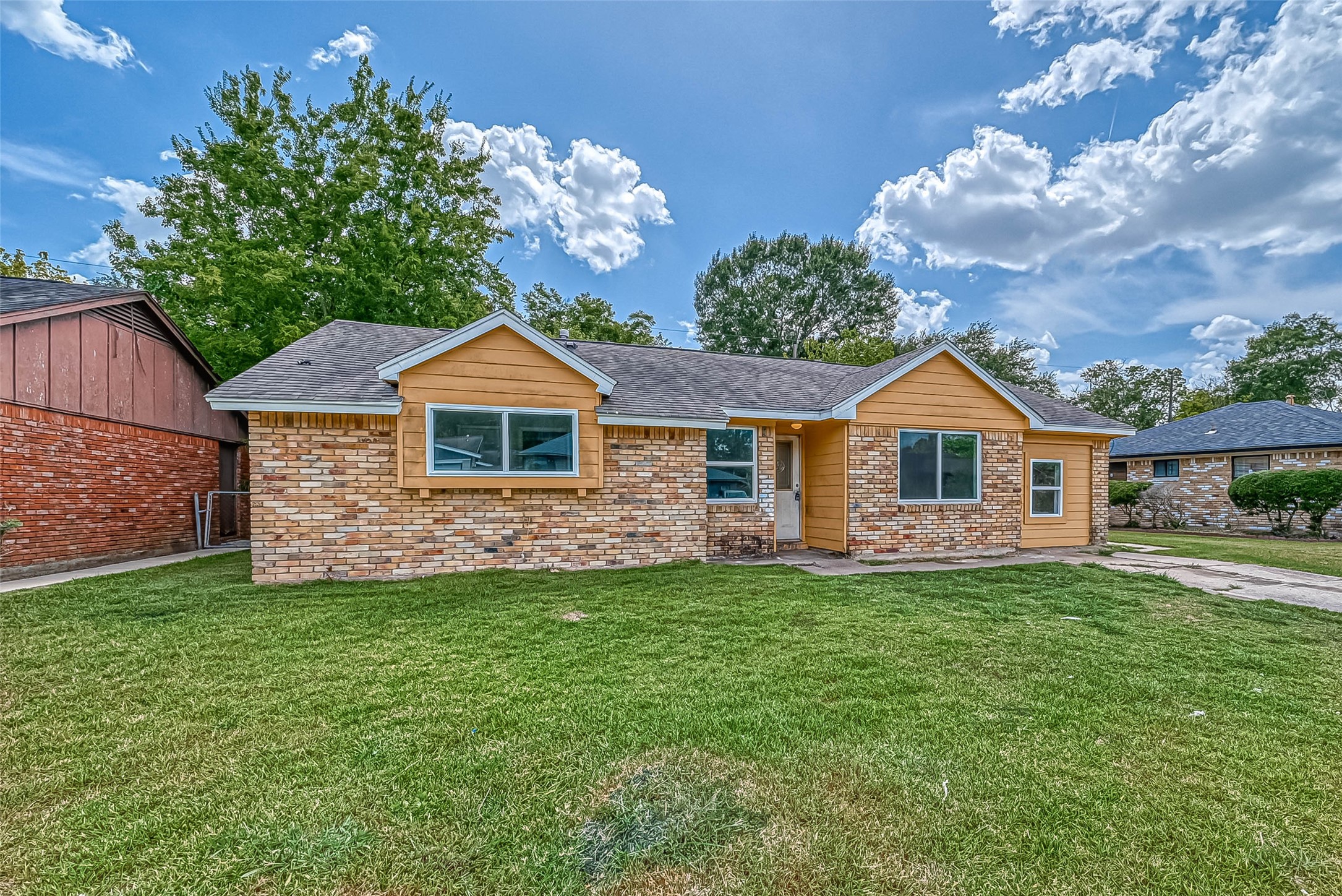5606 Elm Springs Drive Property Photo 2