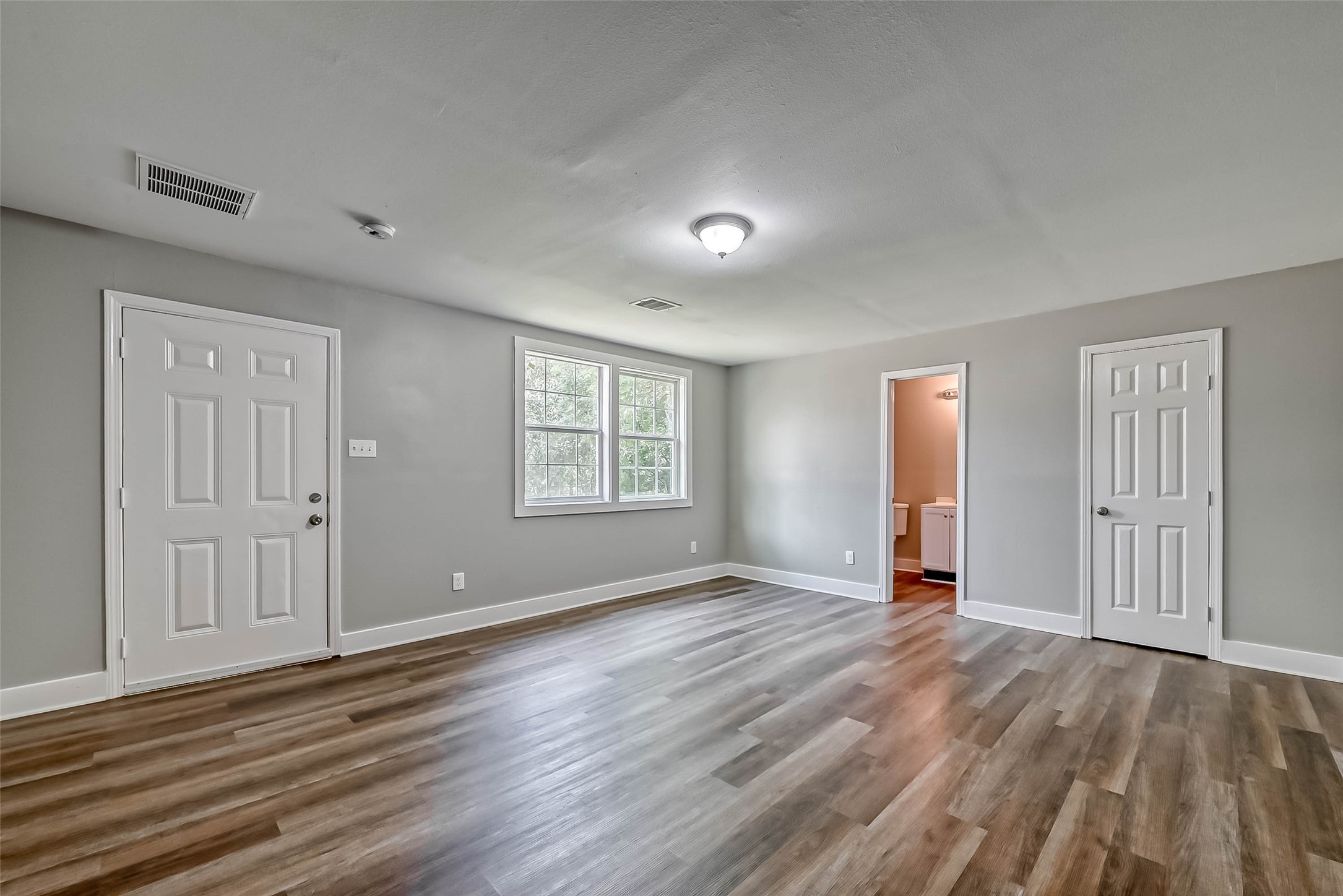 5606 Elm Springs Drive Property Photo 11